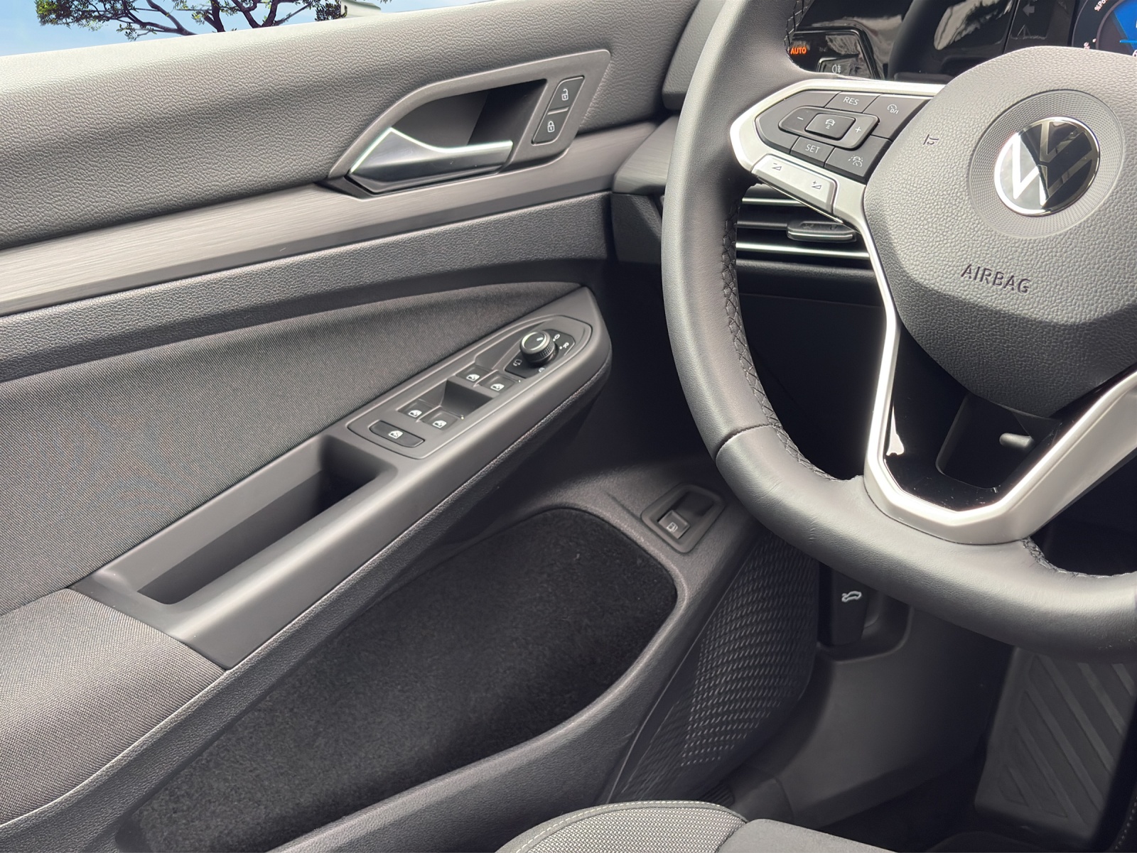 VW Golf 1.4 TSI PHEV Style-image-13