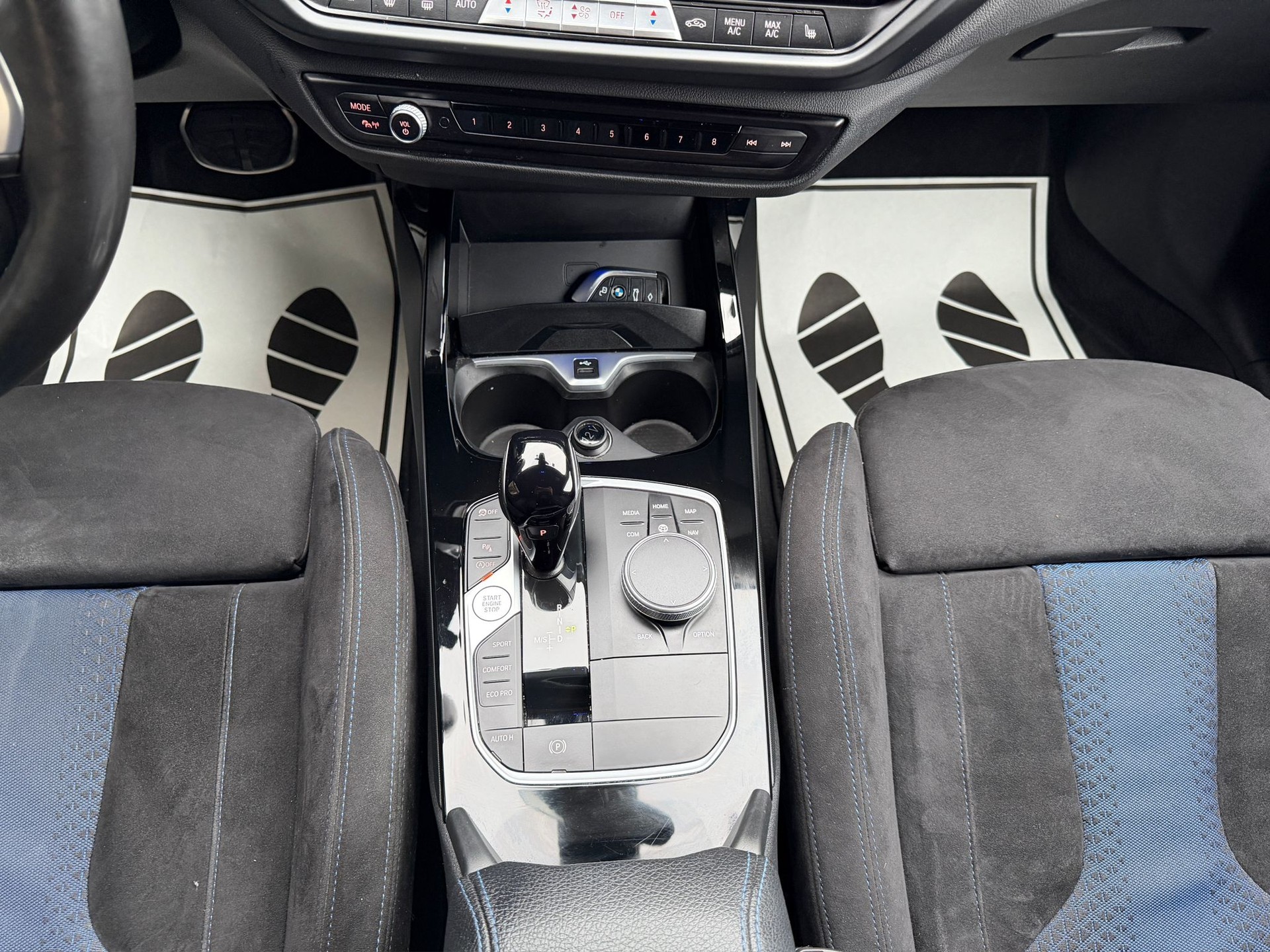 BMW 120d xDrive Steptronic M Sport-image-11