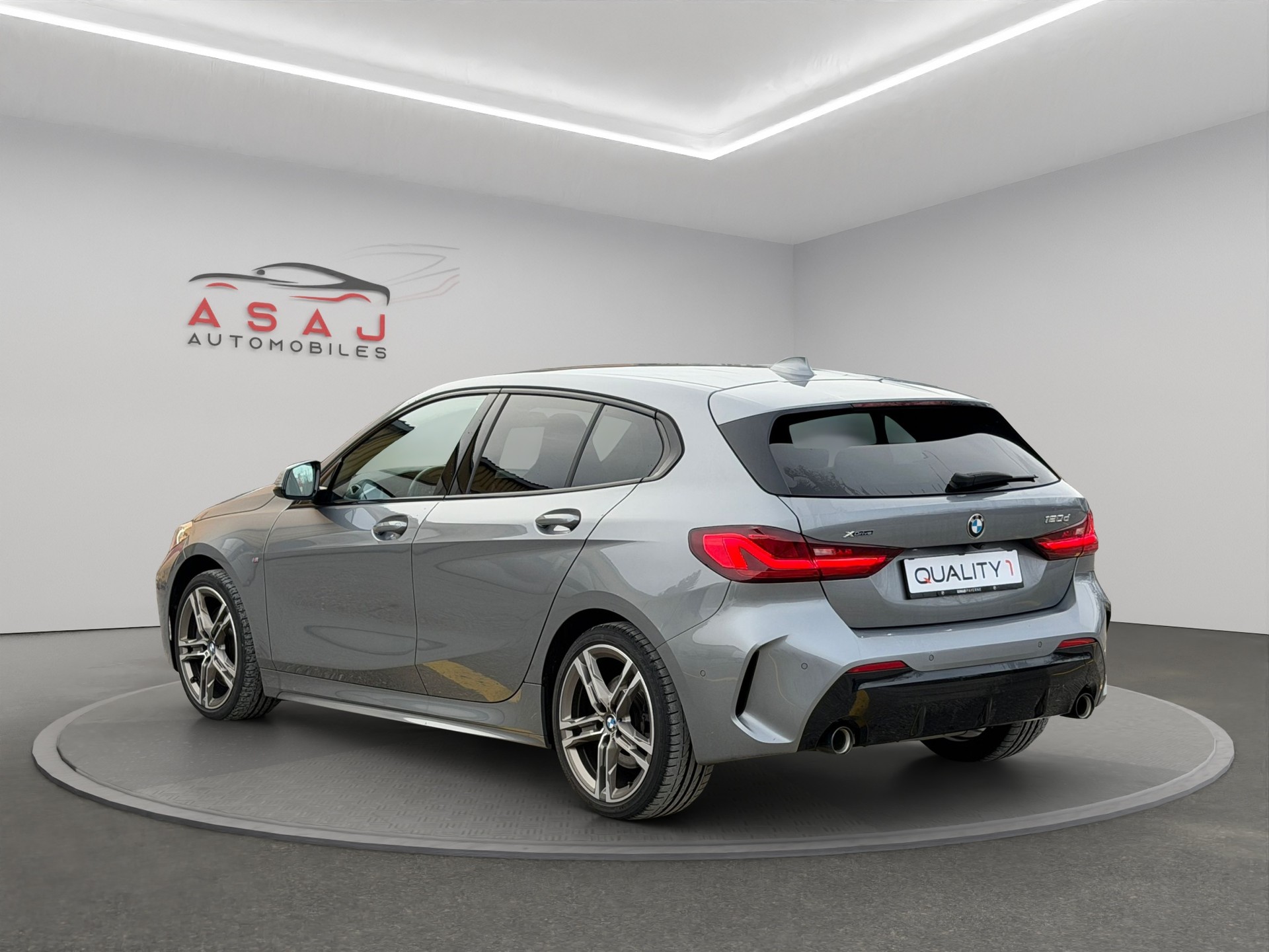 BMW 120d xDrive Steptronic M Sport-image-6