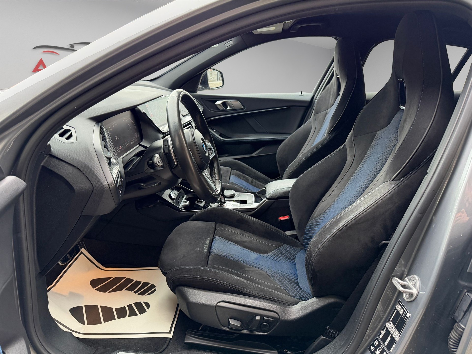 BMW 120d xDrive Steptronic M Sport-image-12