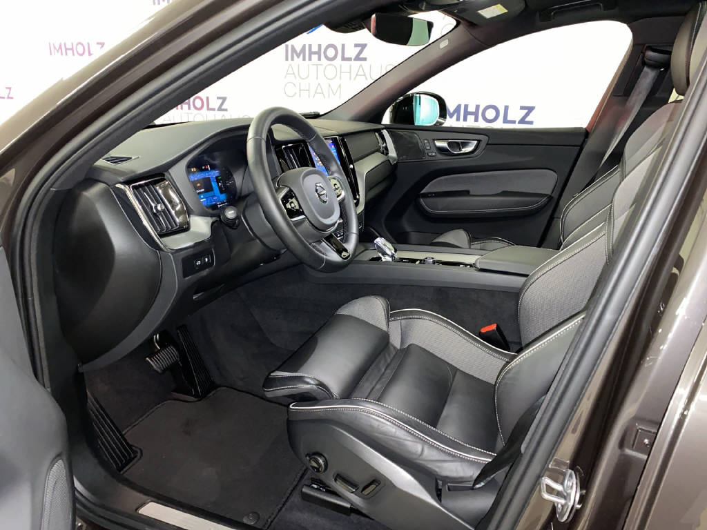 VOLVO XC60 2.0 T6 TE Ultra Dark eAWD-image-15