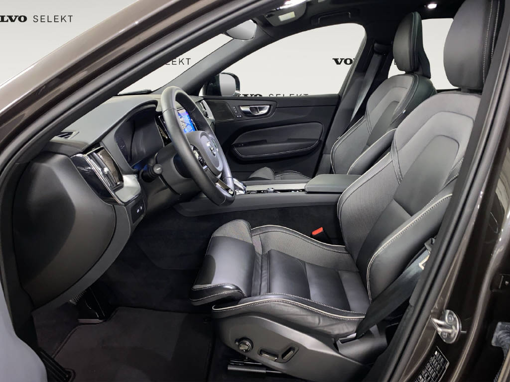VOLVO XC60 2.0 T6 TE Ultra Dark eAWD-image-5