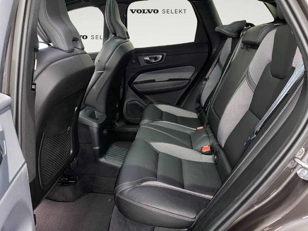 VOLVO XC60 2.0 T6 TE Ultra Dark eAWD-image-12