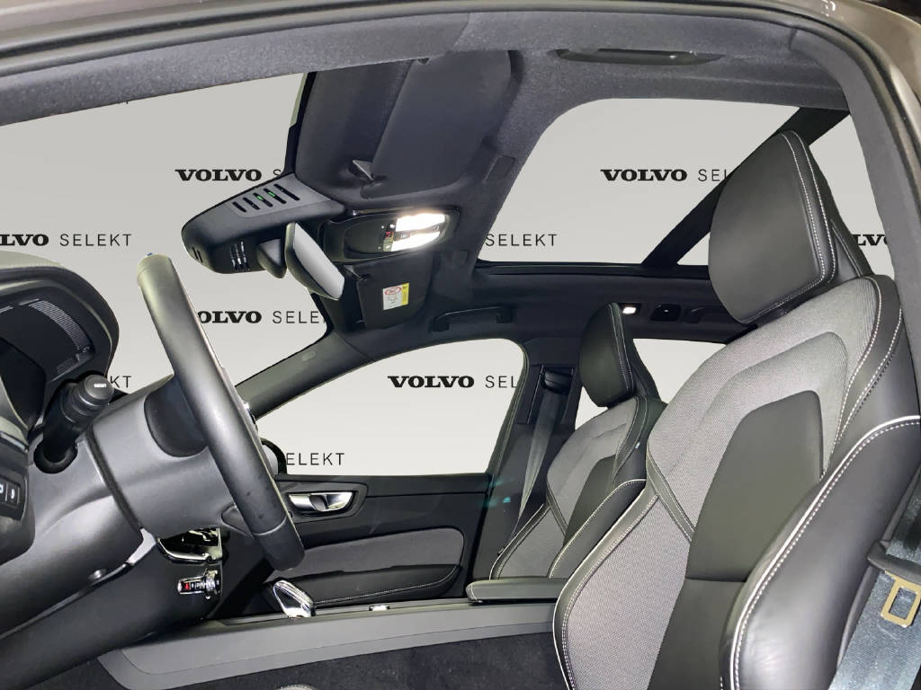 VOLVO XC60 2.0 T6 TE Ultra Dark eAWD-image-6