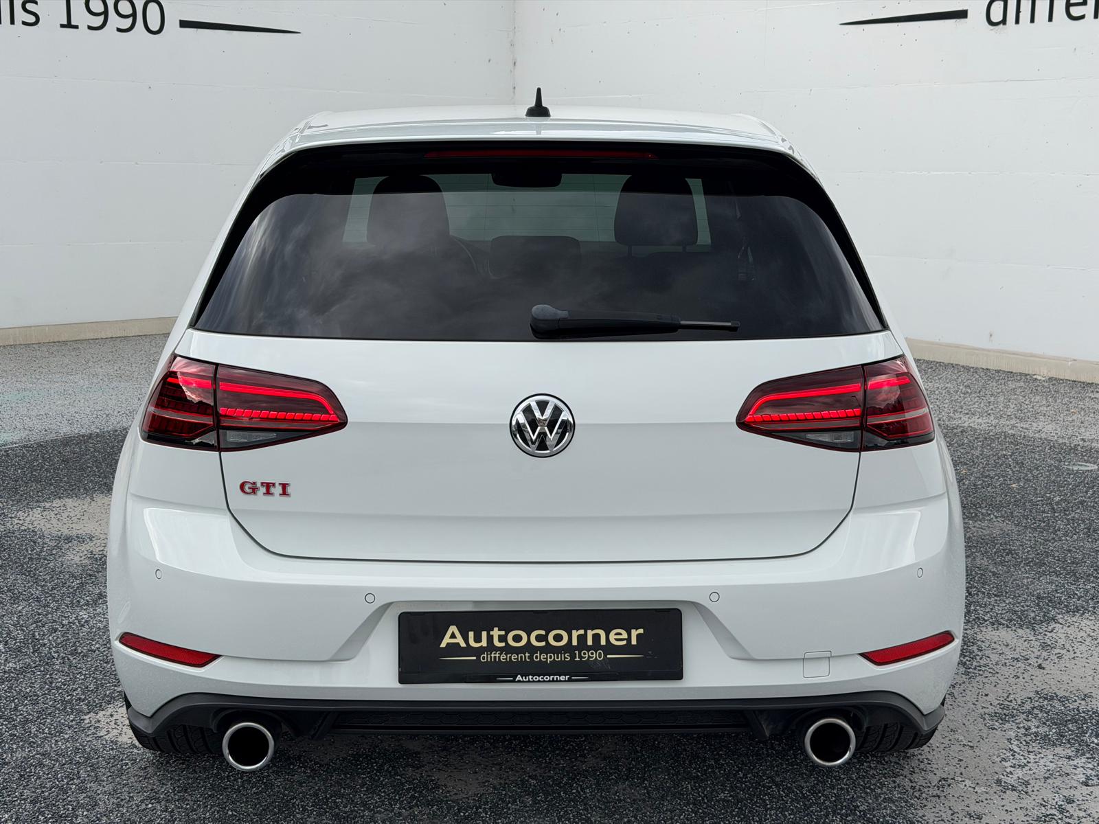 VW Golf 2.0 TSI GTI Performance DSG-showroom-element-1