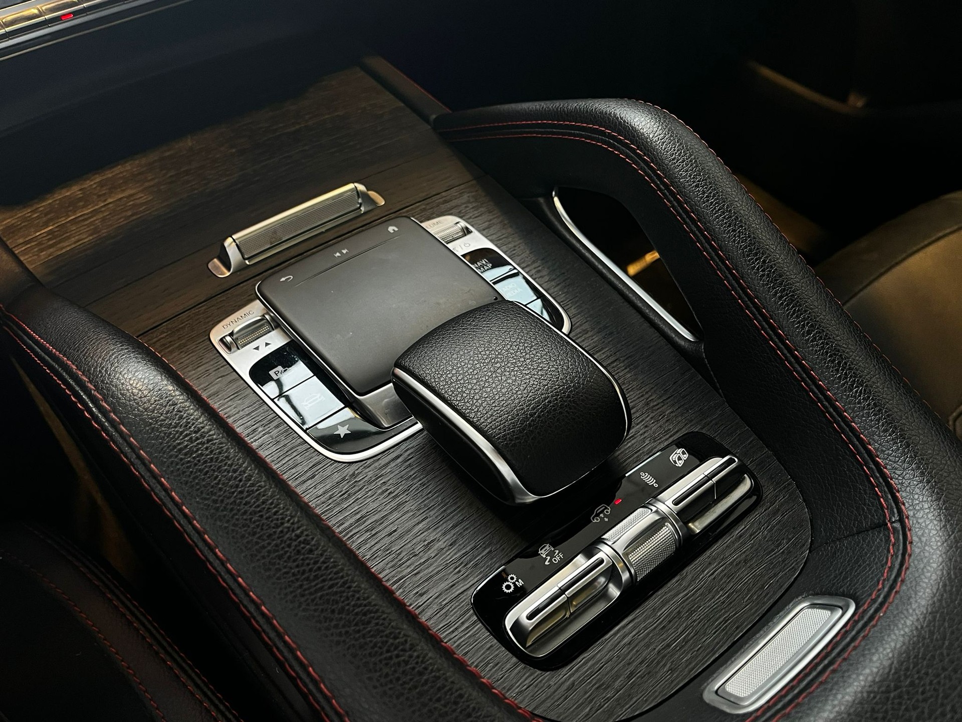 MERCEDES-BENZ GLE 53 AMG 4Matic+-image-23