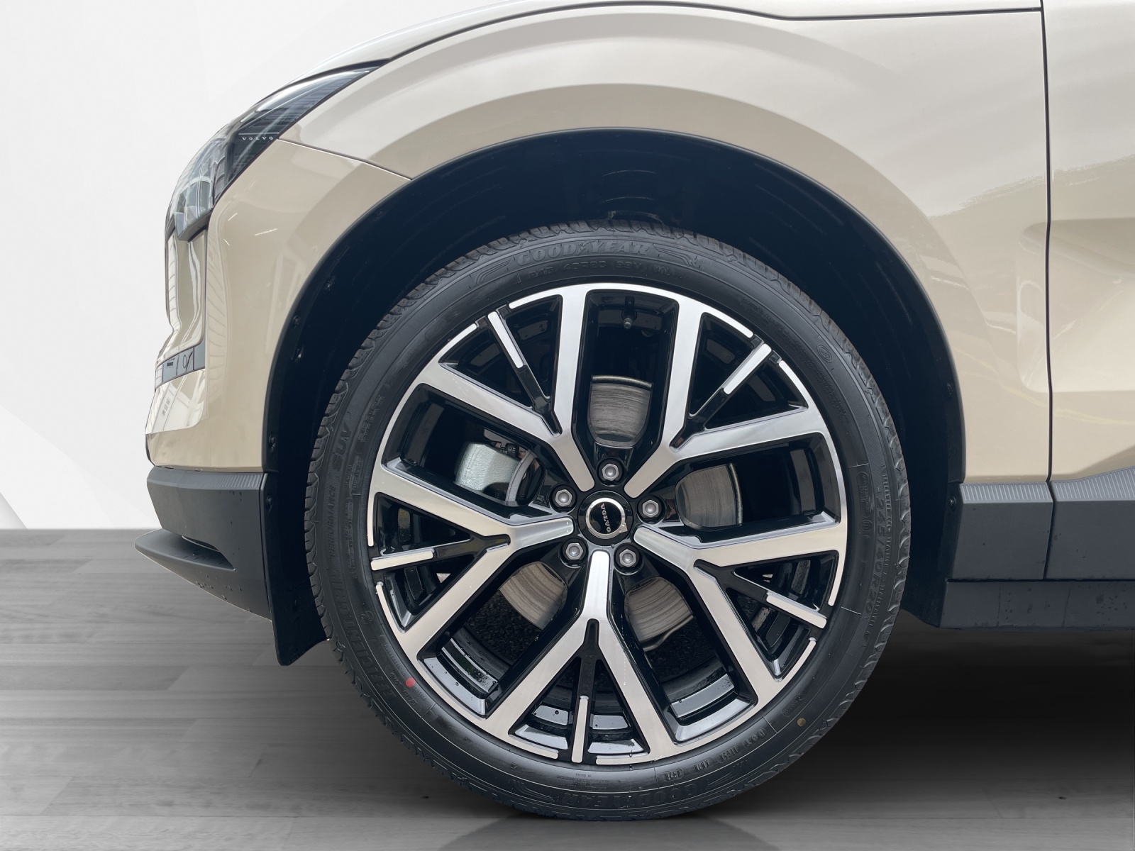 VOLVO EX 30 E60 Plus-image-8