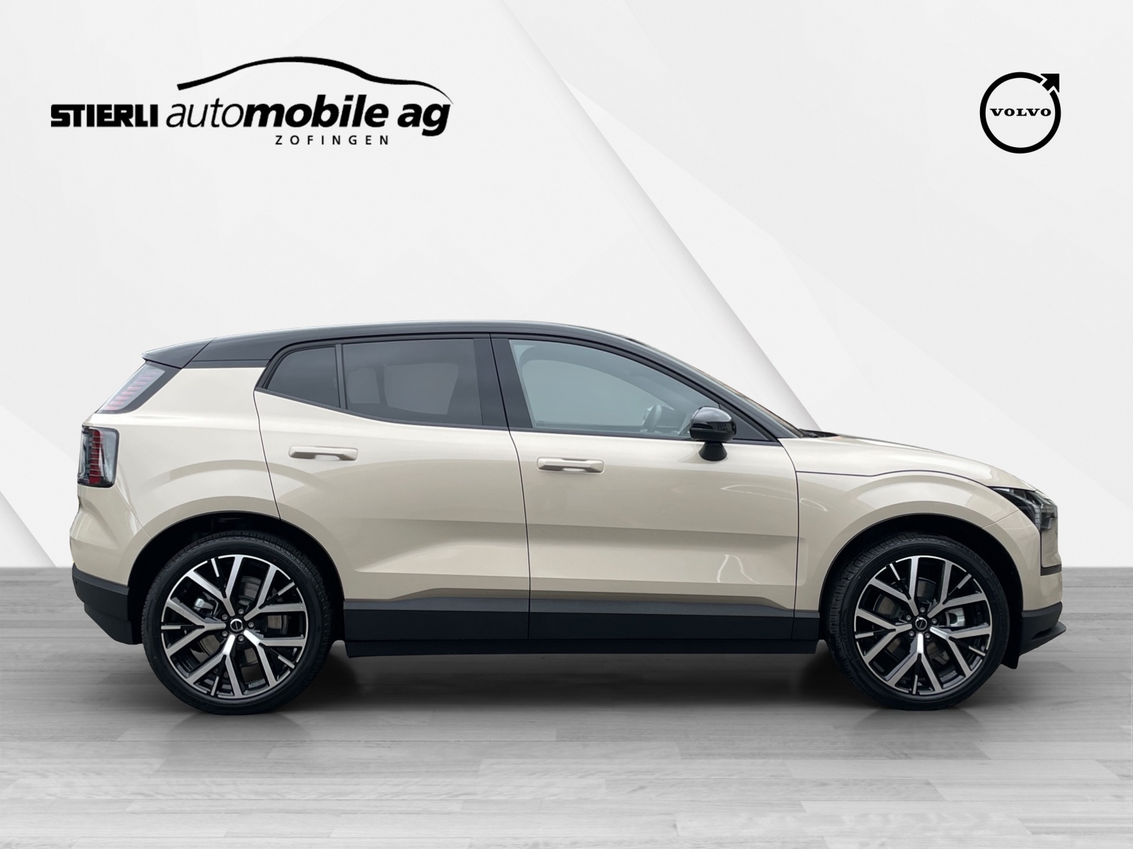 VOLVO EX 30 E60 Plus-showroom-element-3