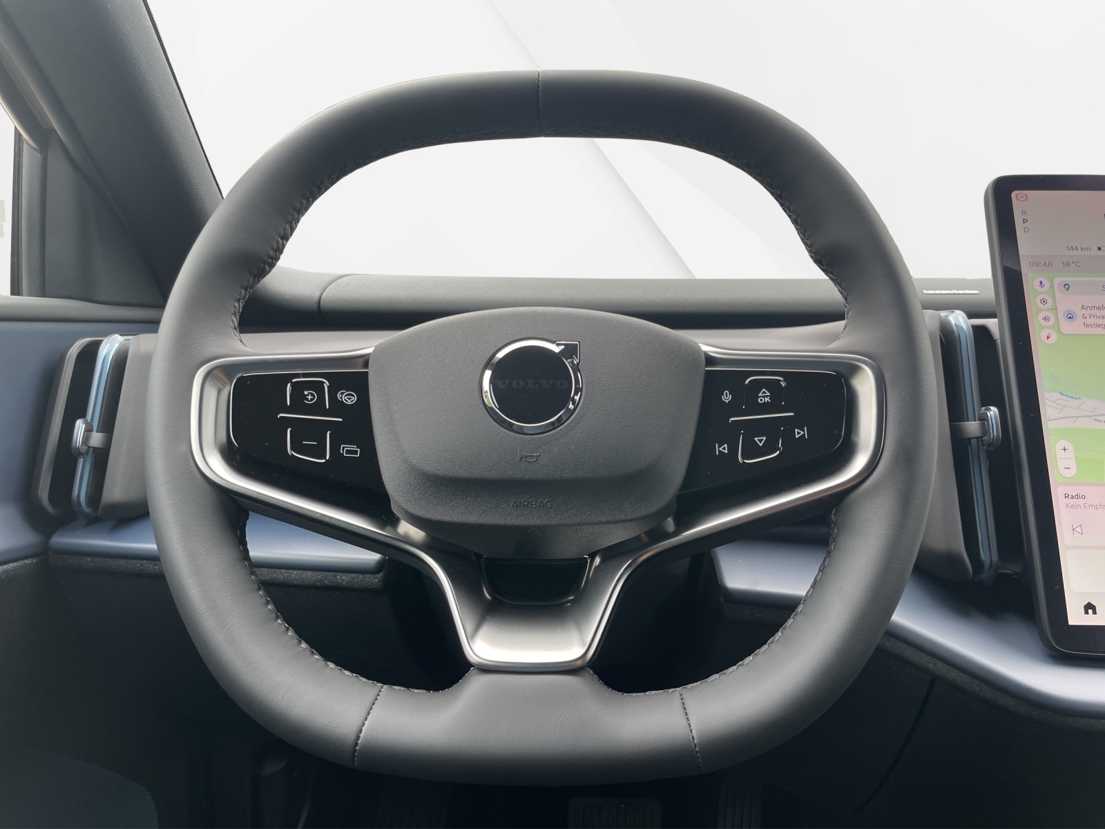 VOLVO EX 30 E60 Plus-image-11