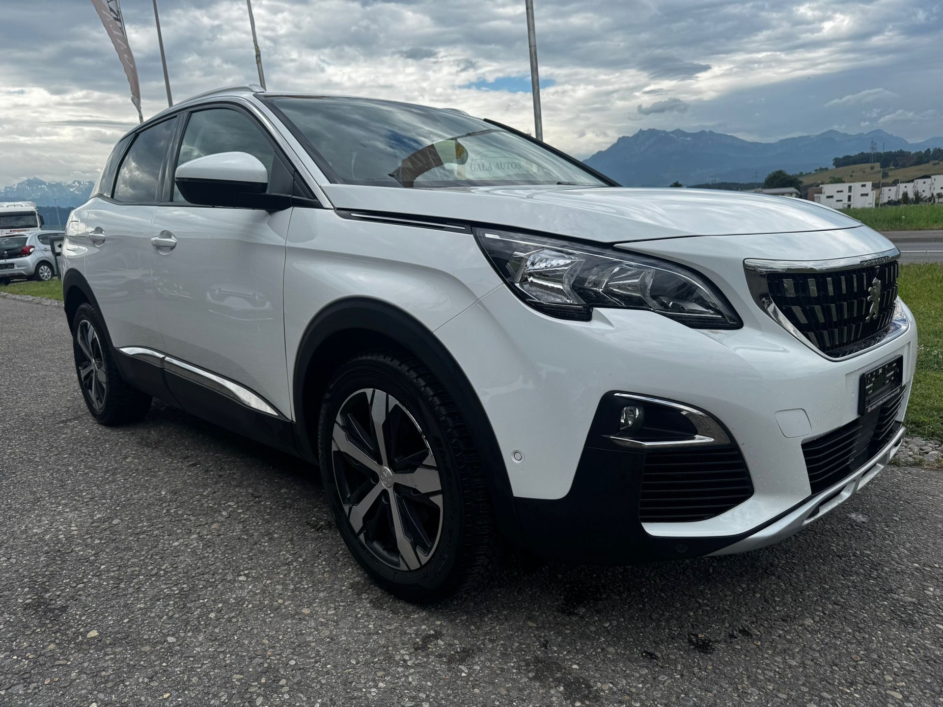 PEUGEOT 3008 1.2 PureTech Active EAT-image-2