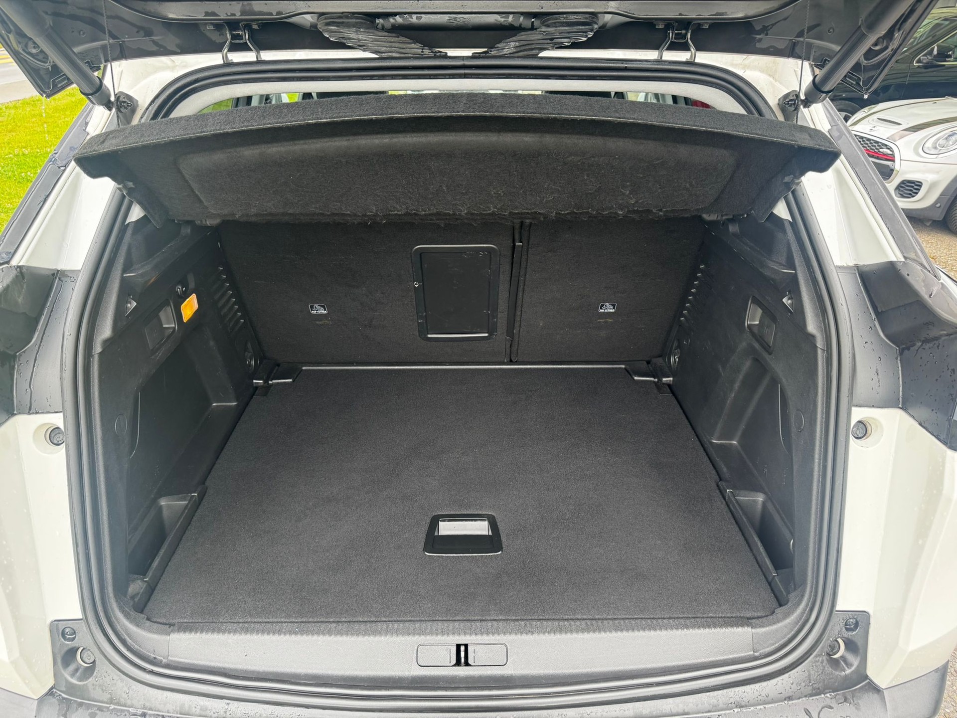PEUGEOT 3008 1.2 PureTech Active EAT-image-13