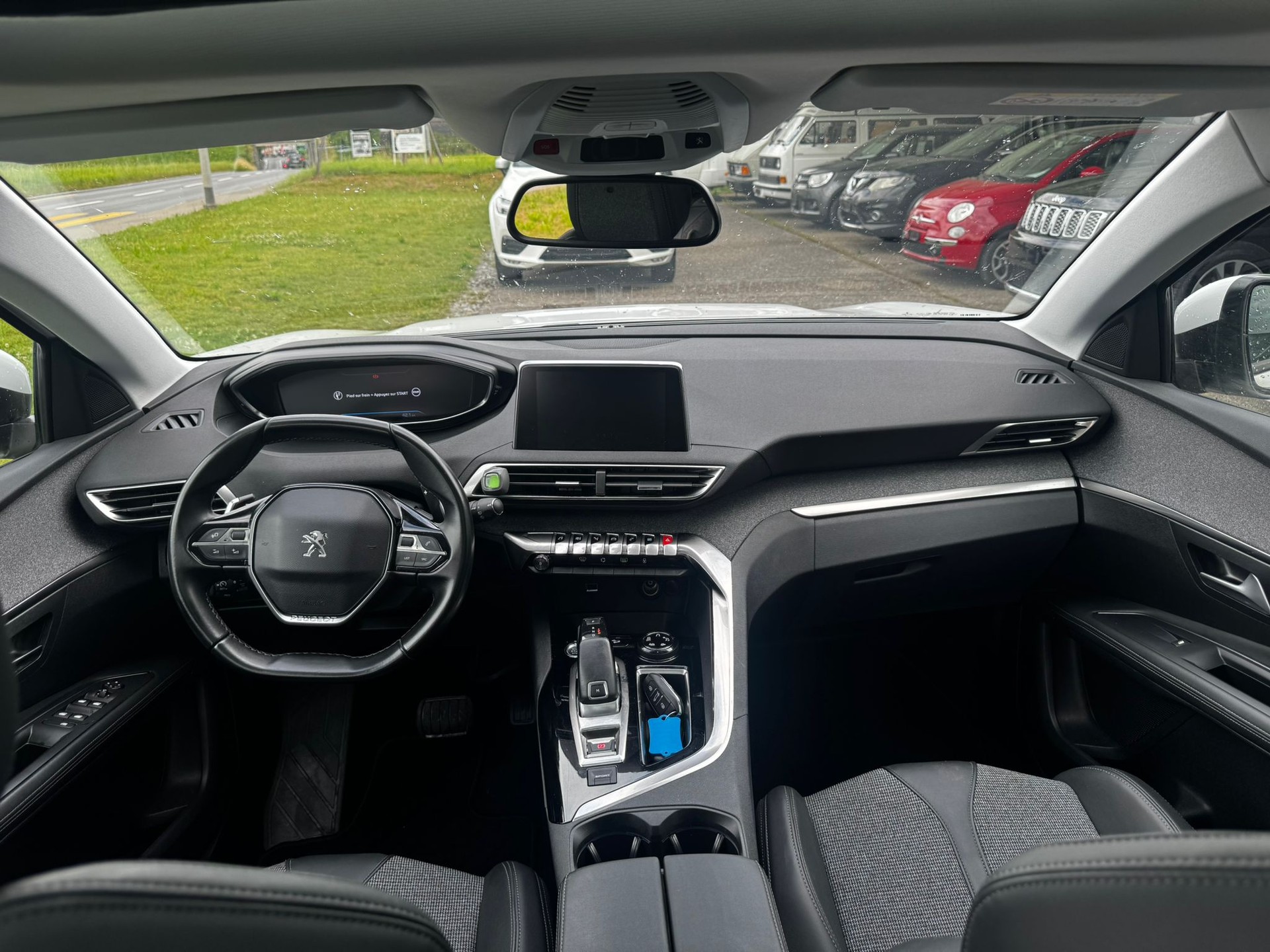 PEUGEOT 3008 1.2 PureTech Active EAT-image-9