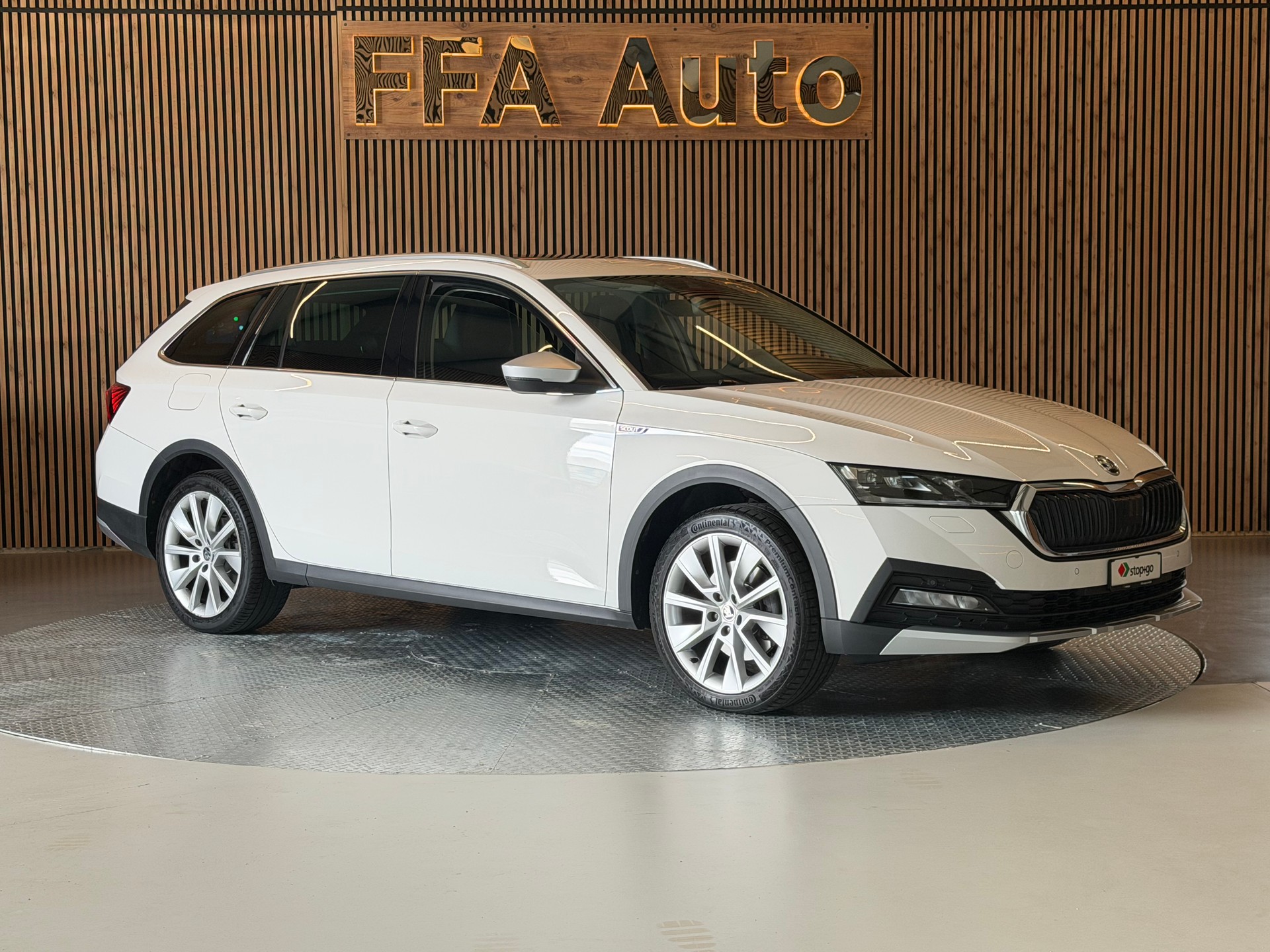 SKODA Octavia Scout 2.0 TDI 4x4 DSG-showroom-element-2