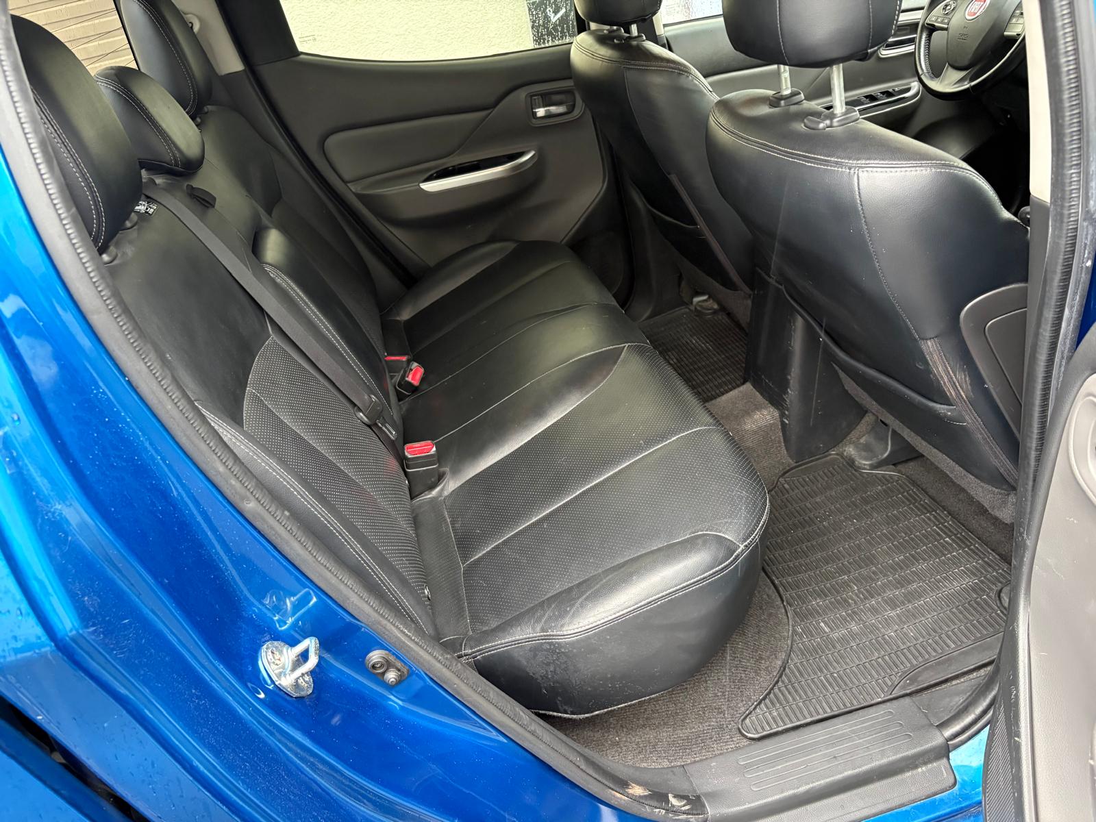 FIAT Fullback LX 2.4 MJ DC Swiss 4WD A-image-10