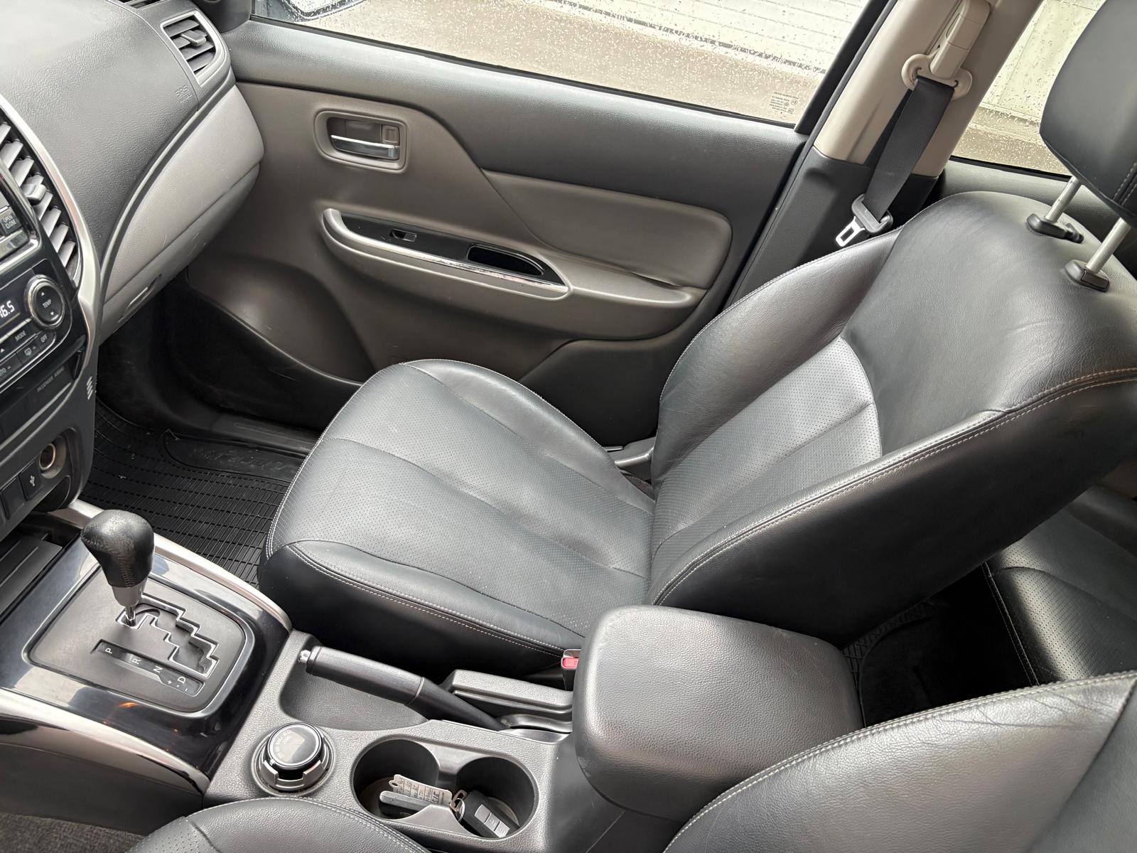 FIAT Fullback LX 2.4 MJ DC Swiss 4WD A-image-8