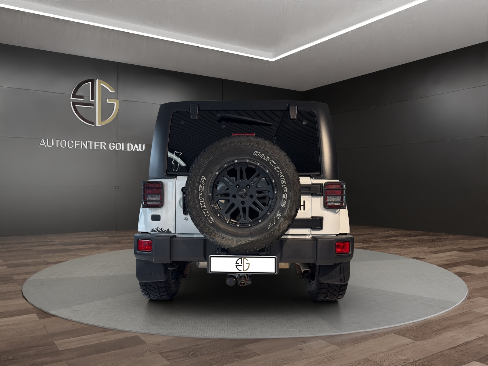 JEEP Wrangler 2.8CRD Unlimited Sahara X Automatic-showroom-element-2