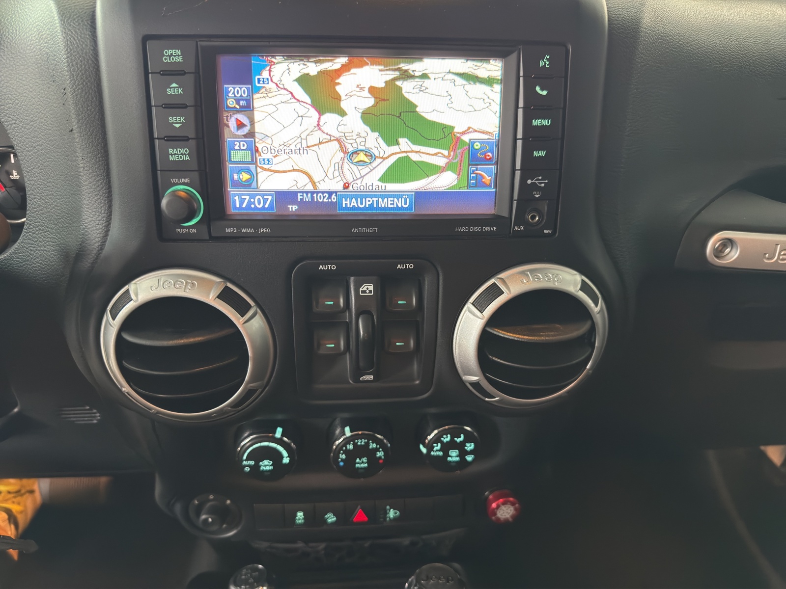 JEEP Wrangler 2.8CRD Unlimited Sahara X Automatic-image-13