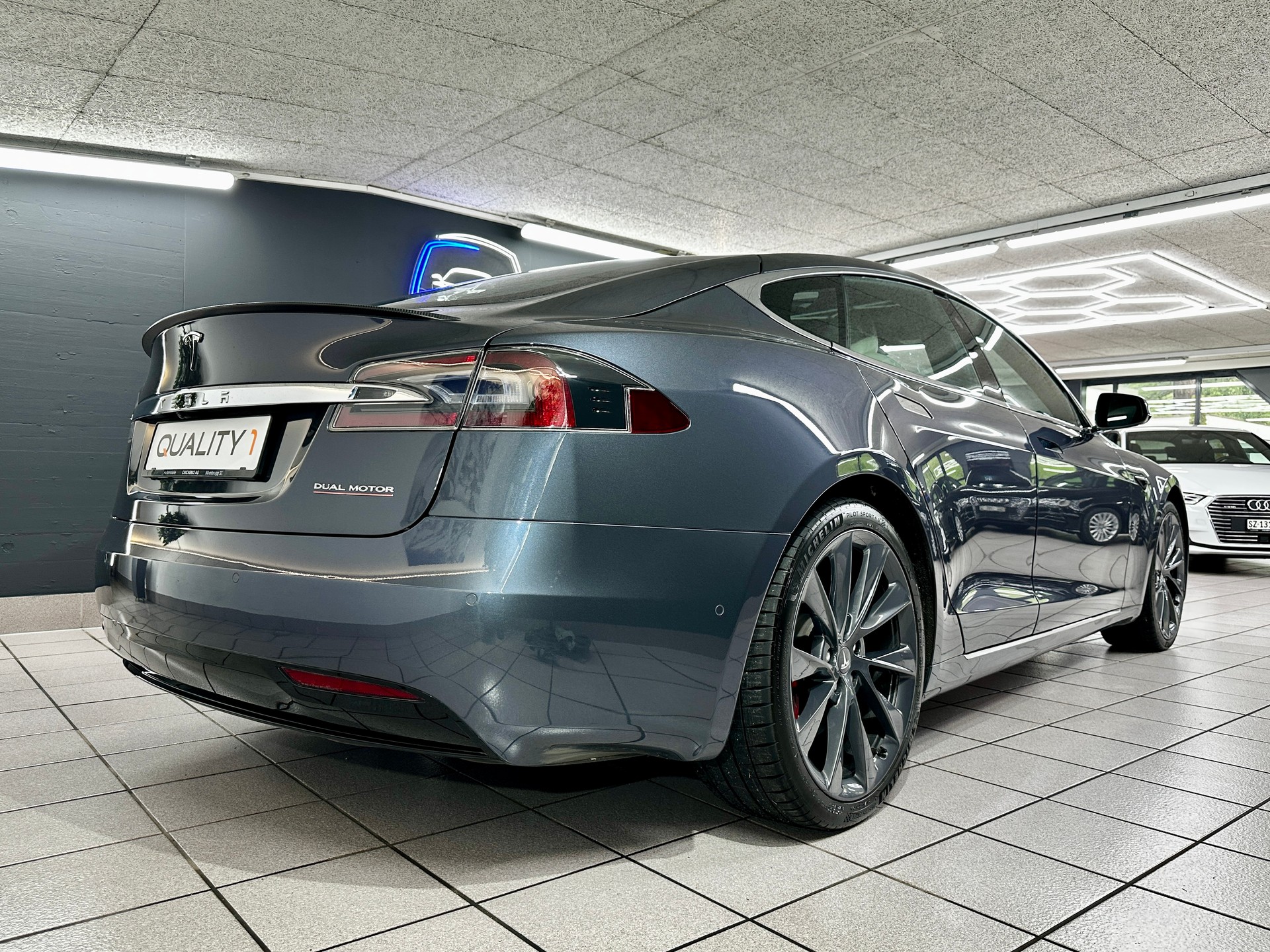 TESLA Model S Ludicrous Performance ''Raven''-showroom-element-2
