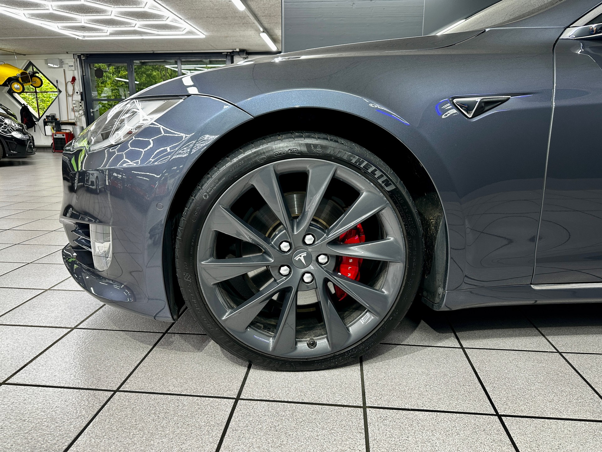 TESLA Model S Ludicrous Performance ''Raven''-image-11