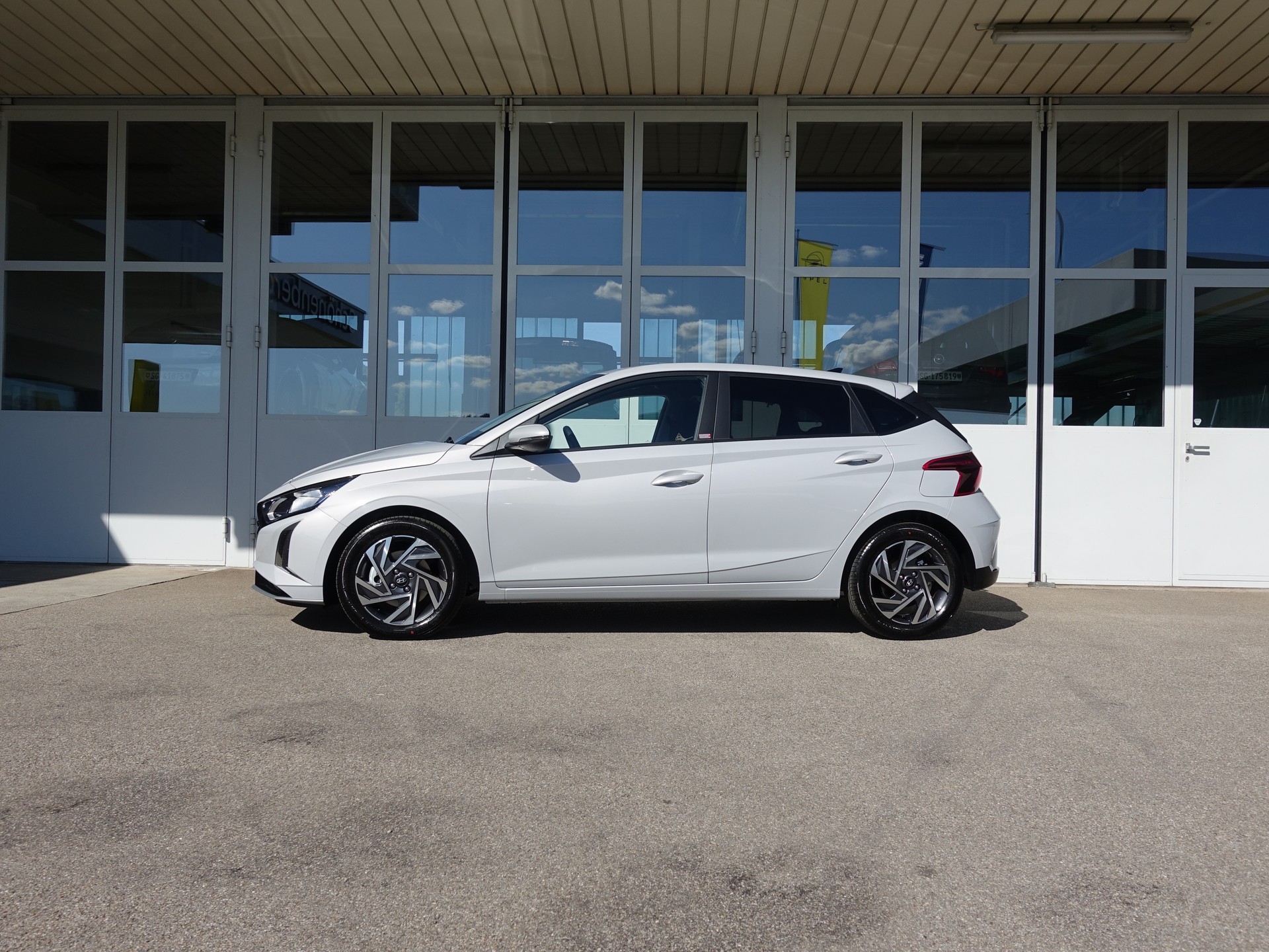 HYUNDAI i20 1.0 T-GDi Amplia DCT-showroom-element-2