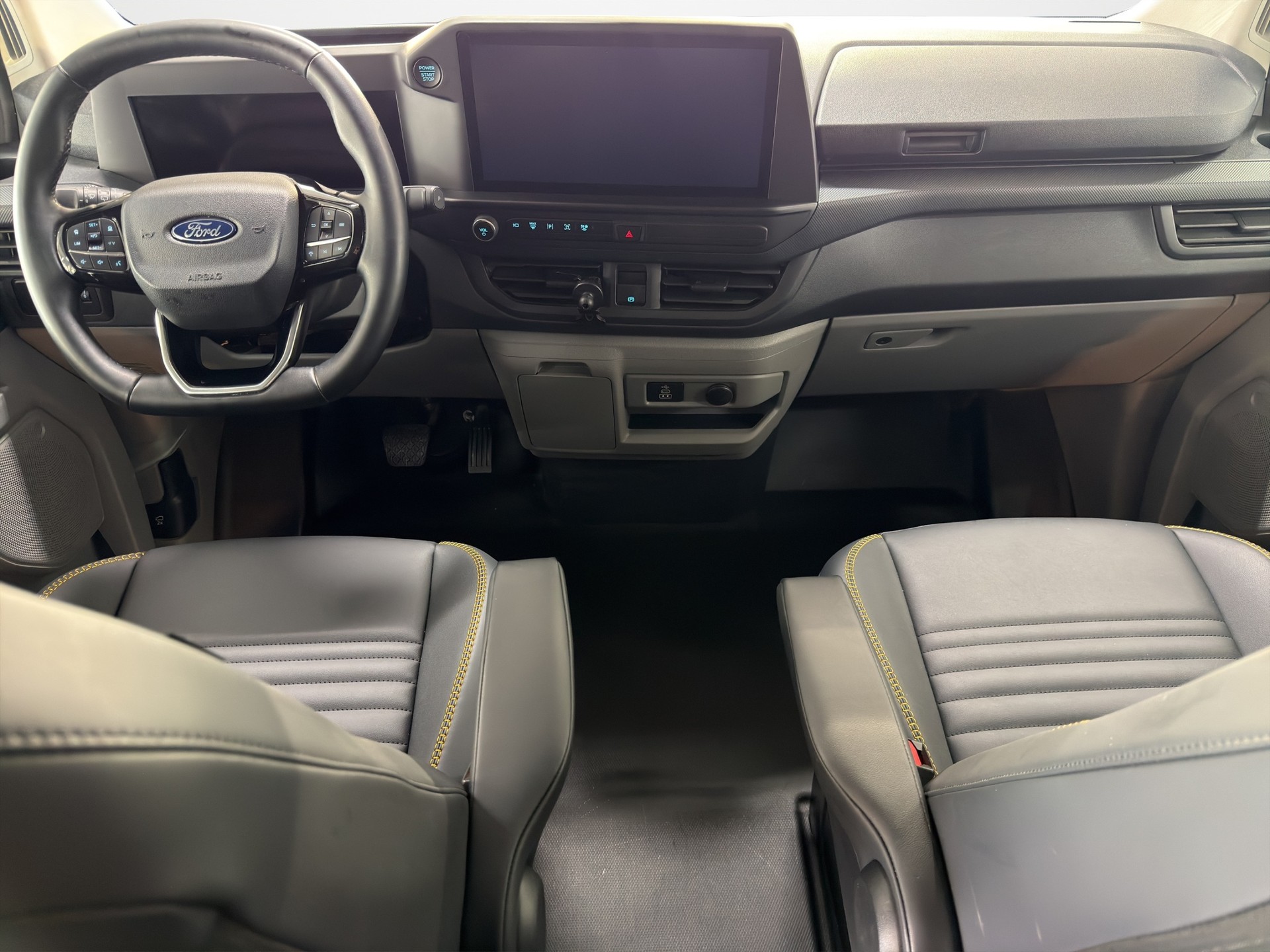 FORD Transit Custom Combi 320 L2H1 Trail Automat 4x4-image-11
