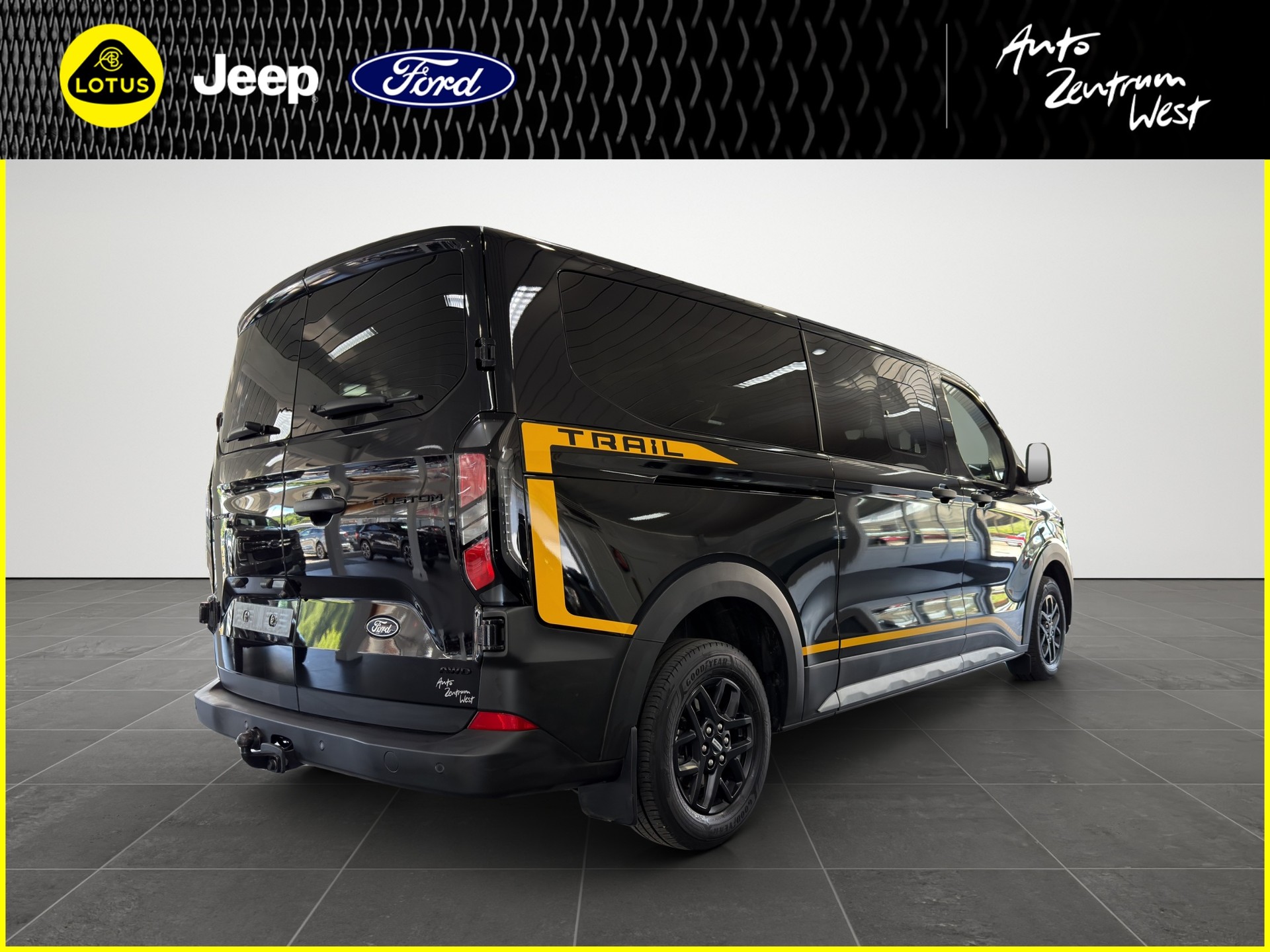 FORD Transit Custom Combi 320 L2H1 Trail Automat 4x4-image-4