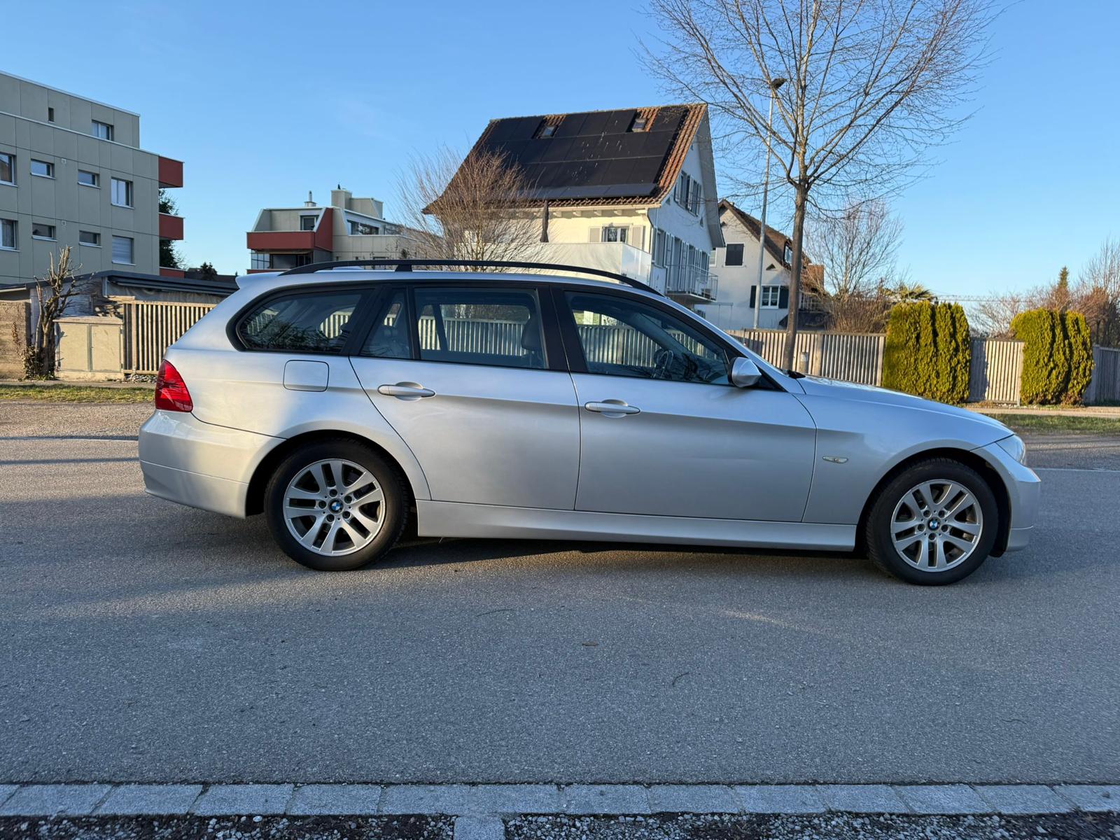 BMW 318i Touring Steptronic-image-6