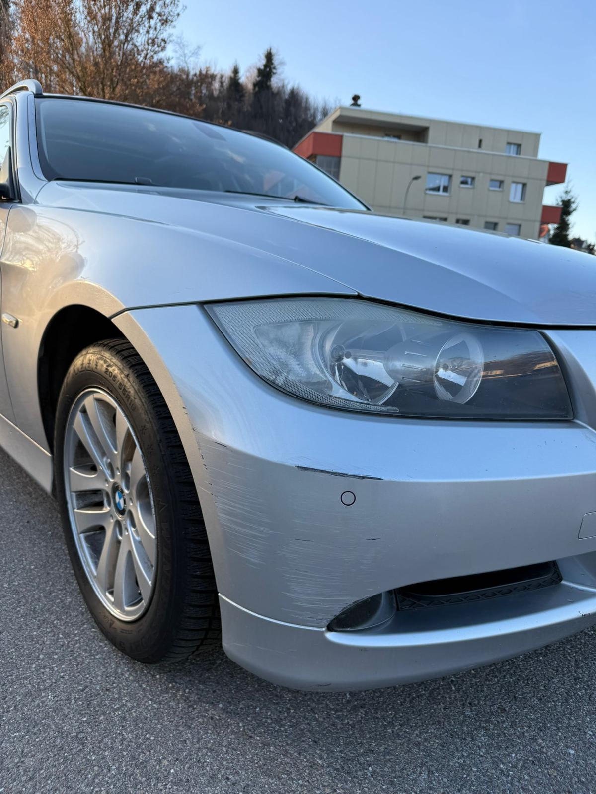 BMW 318i Touring Steptronic-image-8