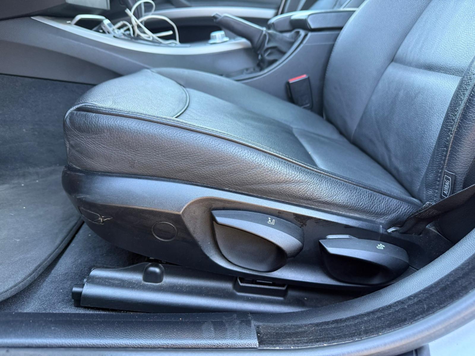 BMW 318i Touring Steptronic-image-15