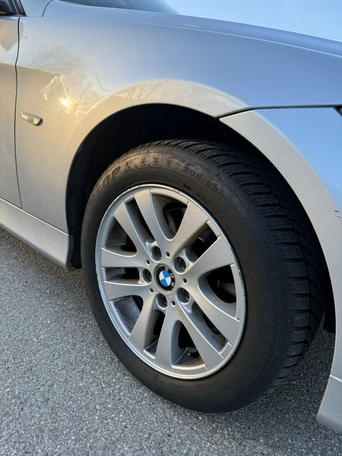 BMW 318i Touring Steptronic-image-9