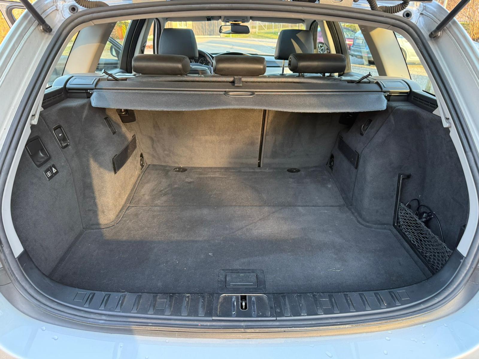 BMW 318i Touring Steptronic-image-4