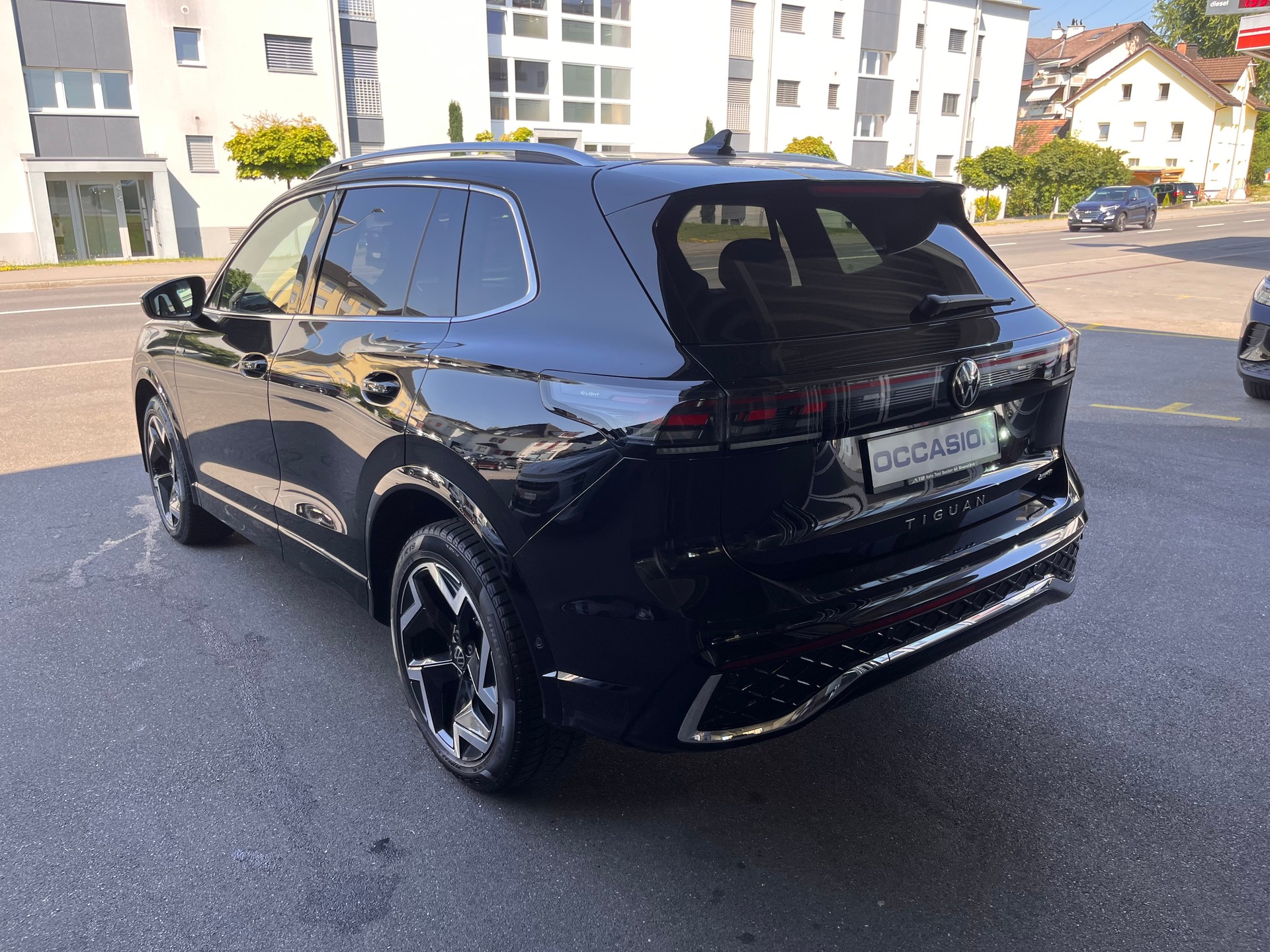 VW Tiguan 2.0 TSI DSG R-Line 4Motion-showroom-element-3