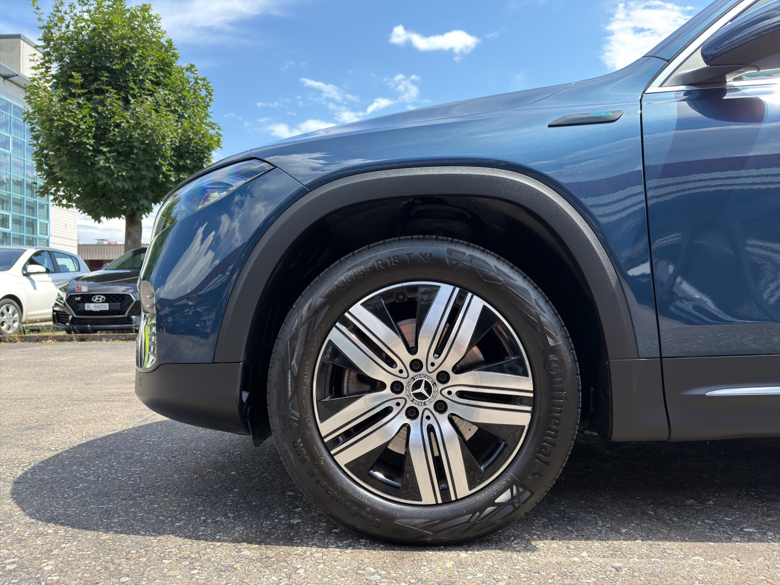 MERCEDES-BENZ EQB 300 4Matic-image-14