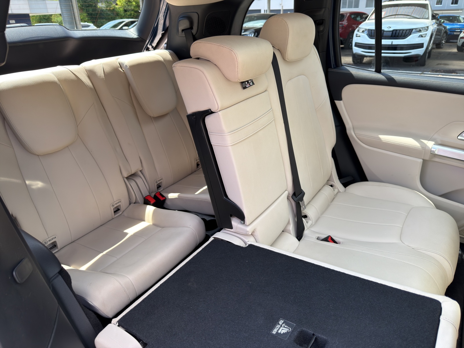 MERCEDES-BENZ EQB 300 4Matic-image-16