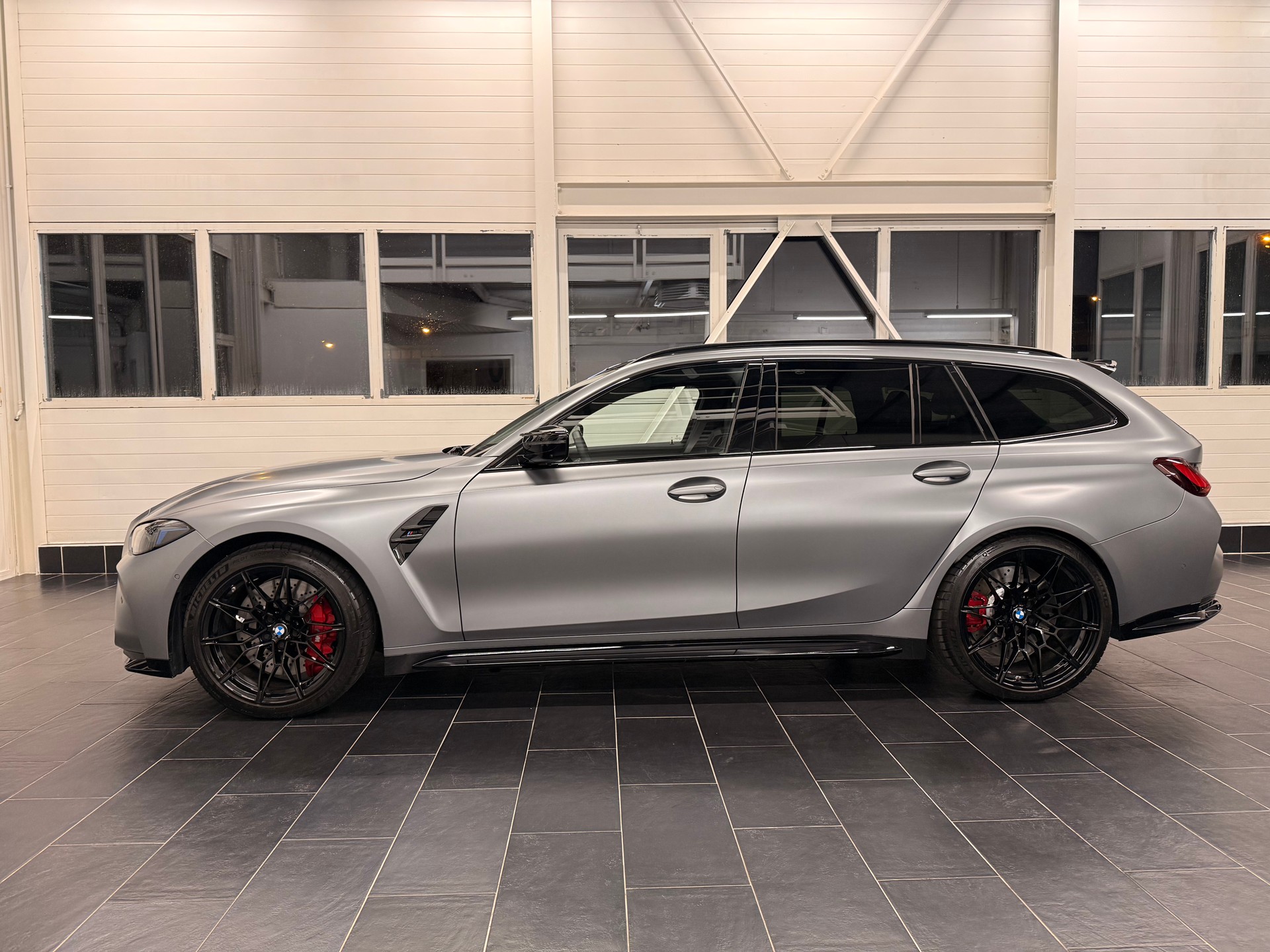 BMW M3 Touring xDrive Competition M LCI-showroom-element-3