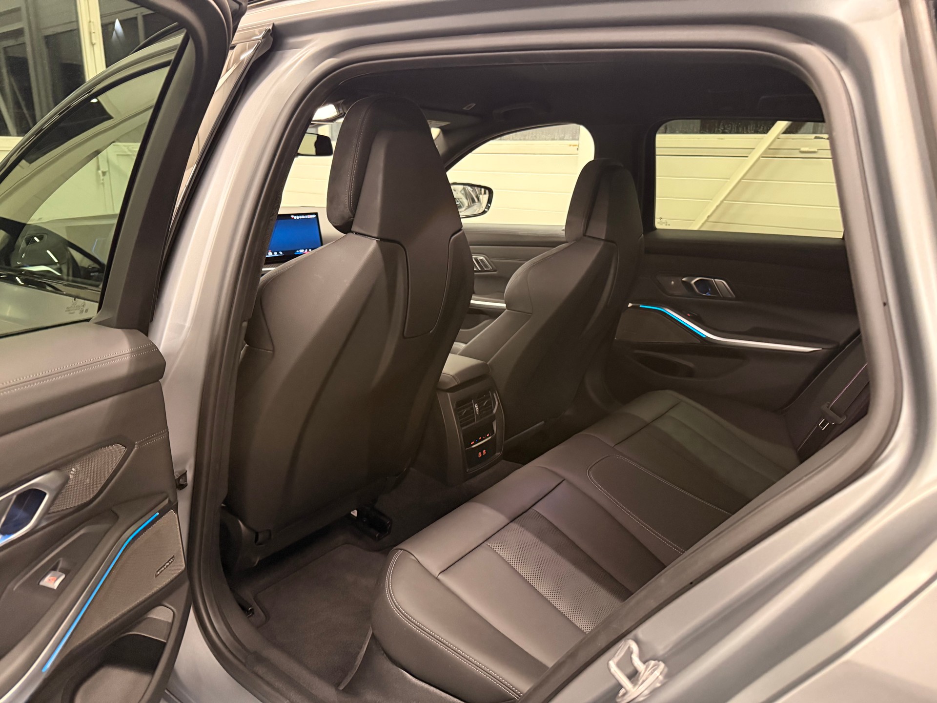 BMW M3 Touring xDrive Competition M LCI-image-9