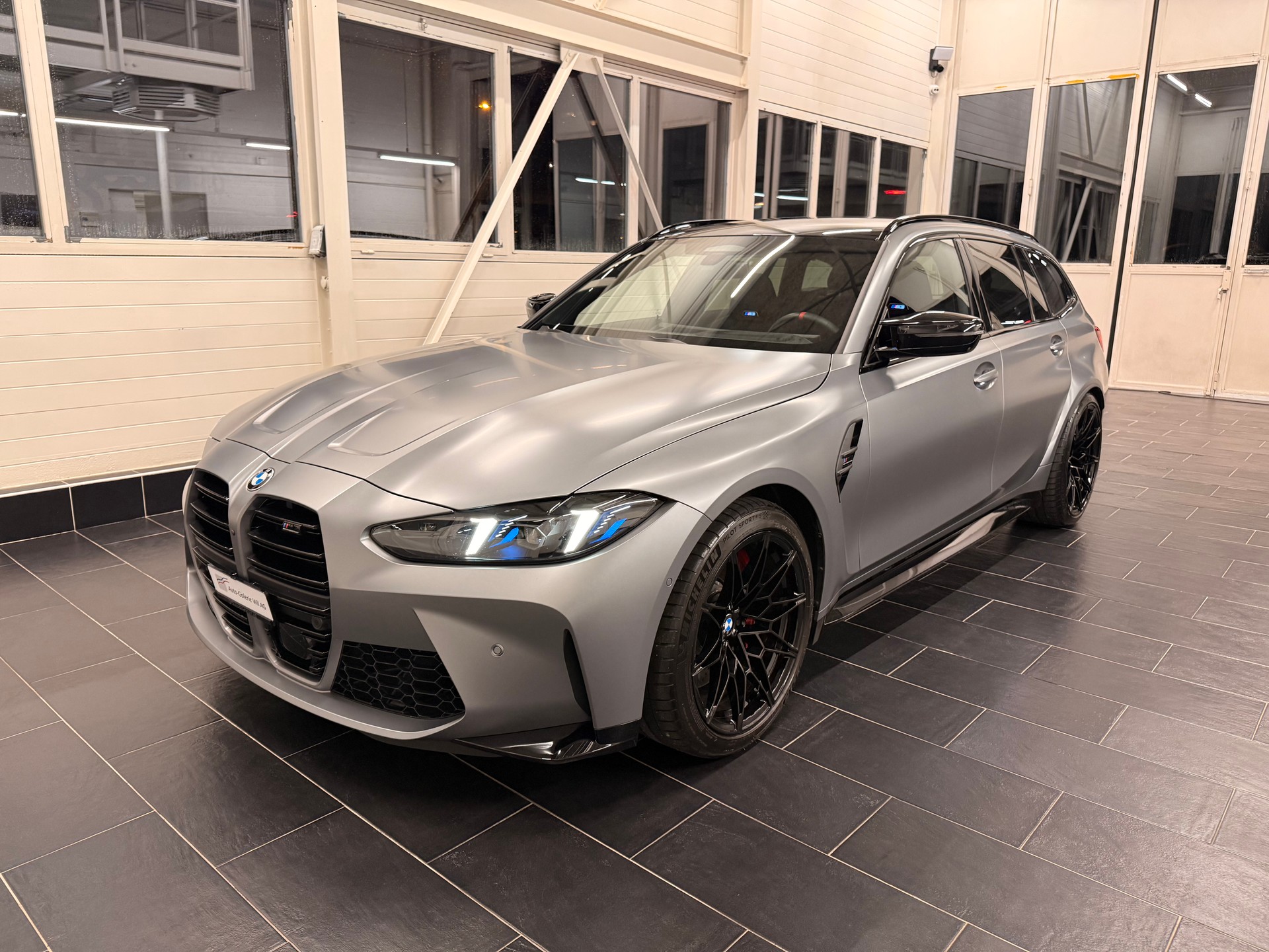 BMW M3 Touring xDrive Competition M LCI-showroom-element-1