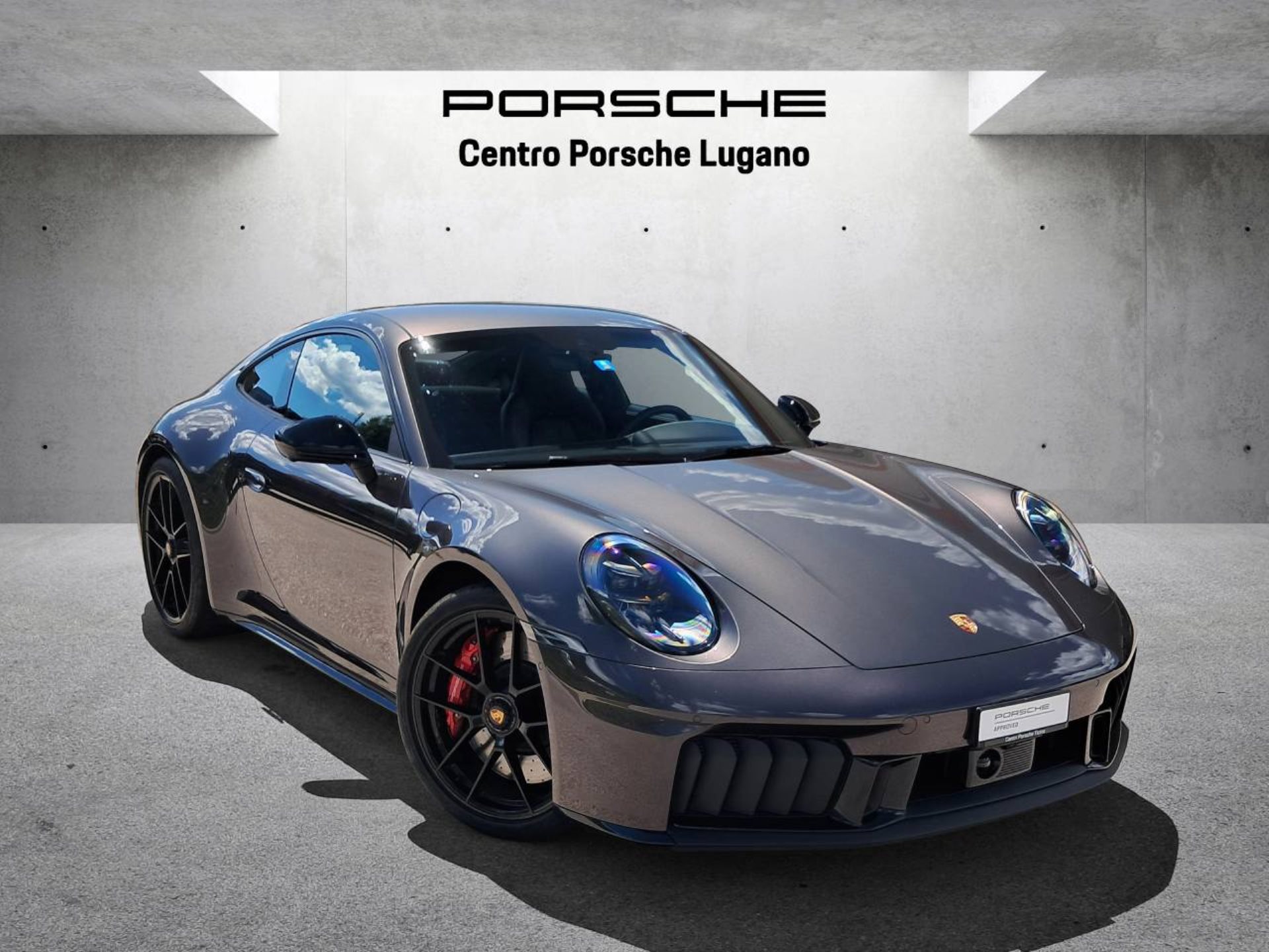 PORSCHE 911 Carrera 4 GTS