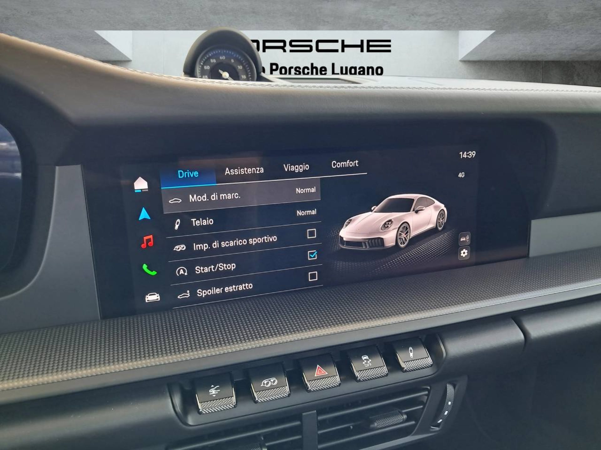 PORSCHE 911 Carrera 4 GTS-image-21