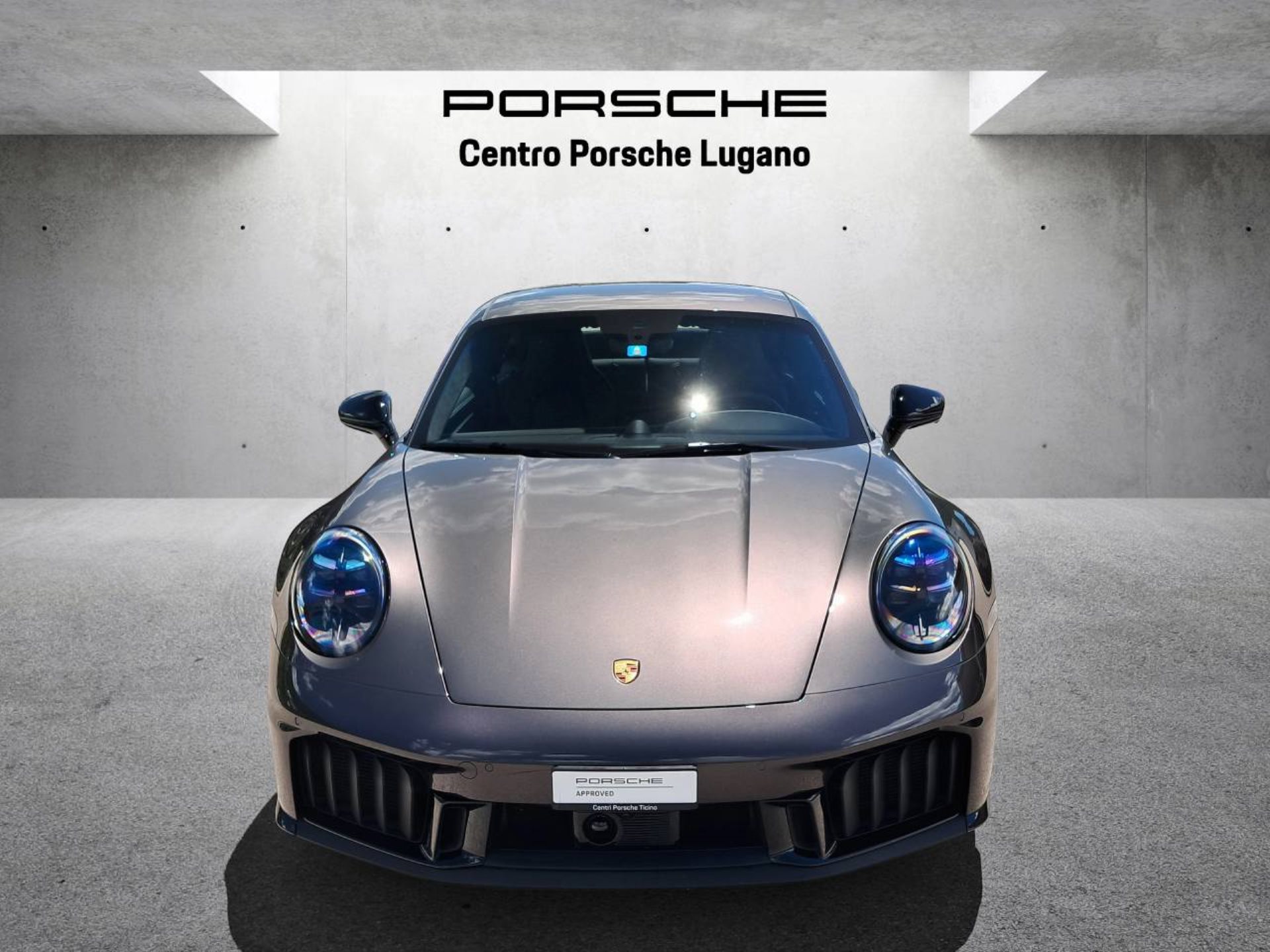 PORSCHE 911 Carrera 4 GTS-image-9