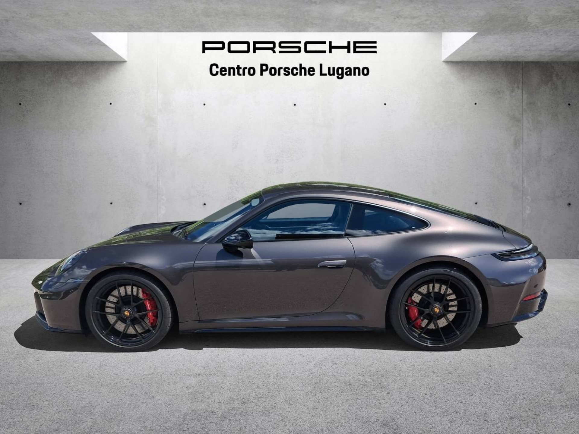 PORSCHE 911 Carrera 4 GTS-showroom-element-1