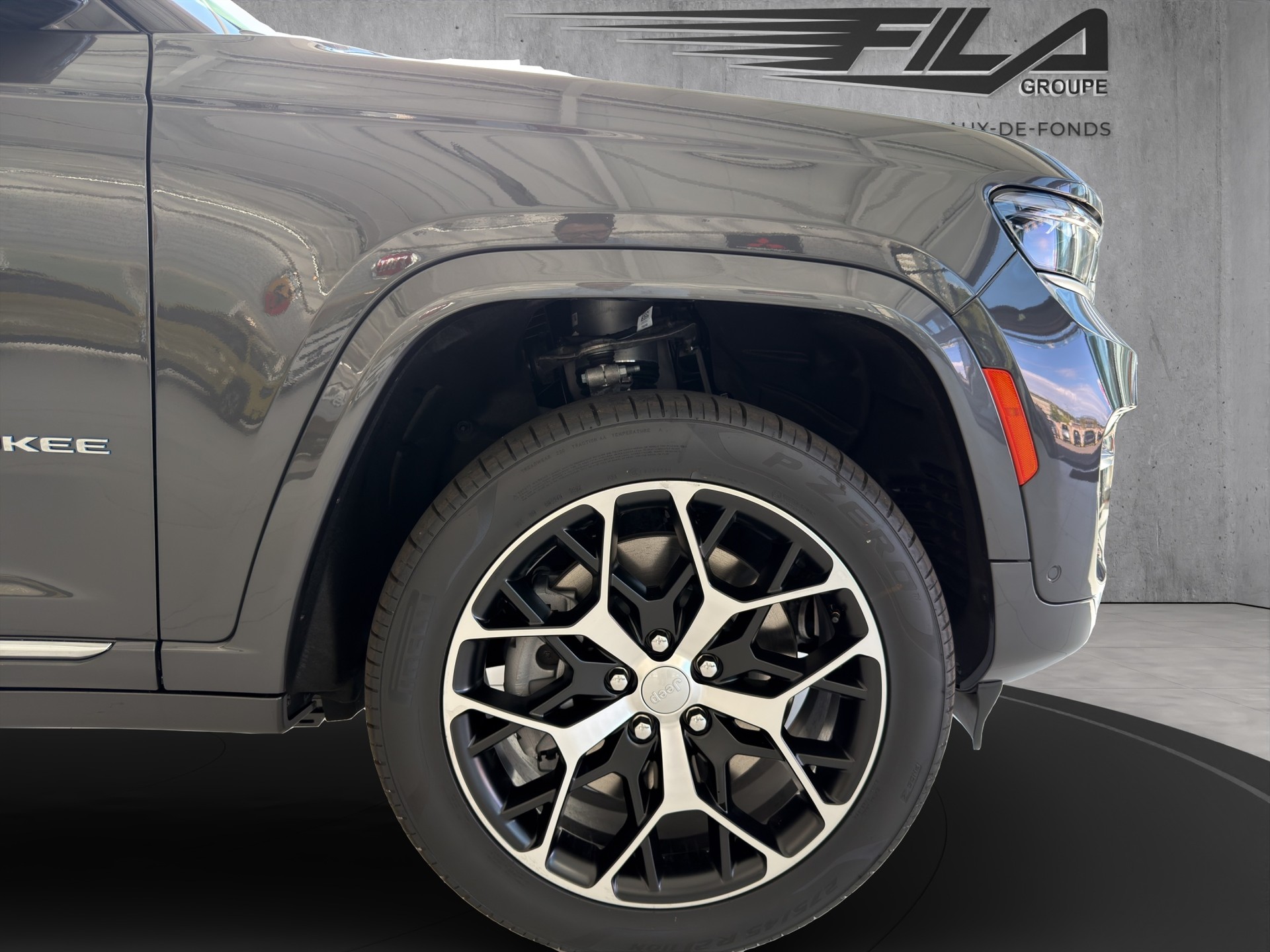 JEEP Grand Cherokee 2.0 Turbo Summit Re-image-15