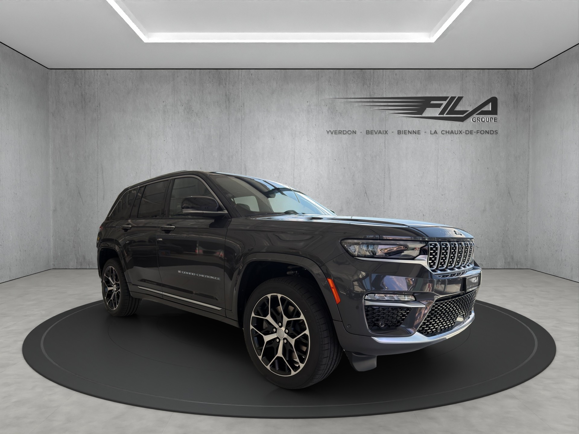 JEEP Grand Cherokee 2.0 Turbo Summit Re-image-6