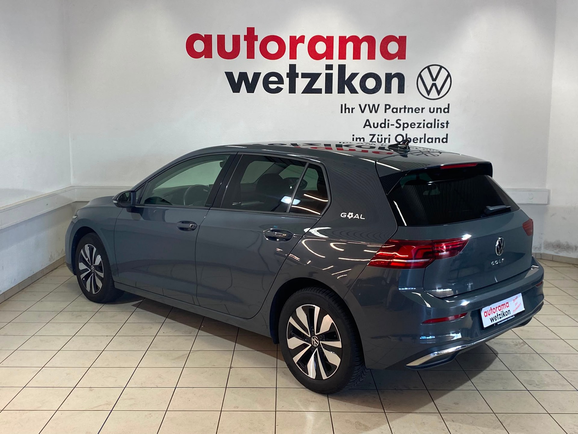 VW Golf 2.0 TDI Style DSG-showroom-element-2