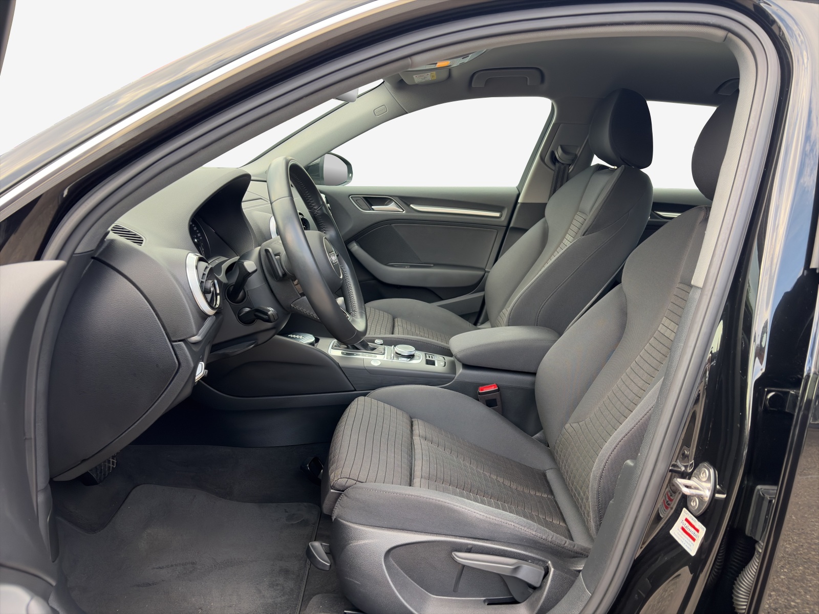 AUDI A3 Sportback 1.4 e-tron Sport S-tronic-image-7