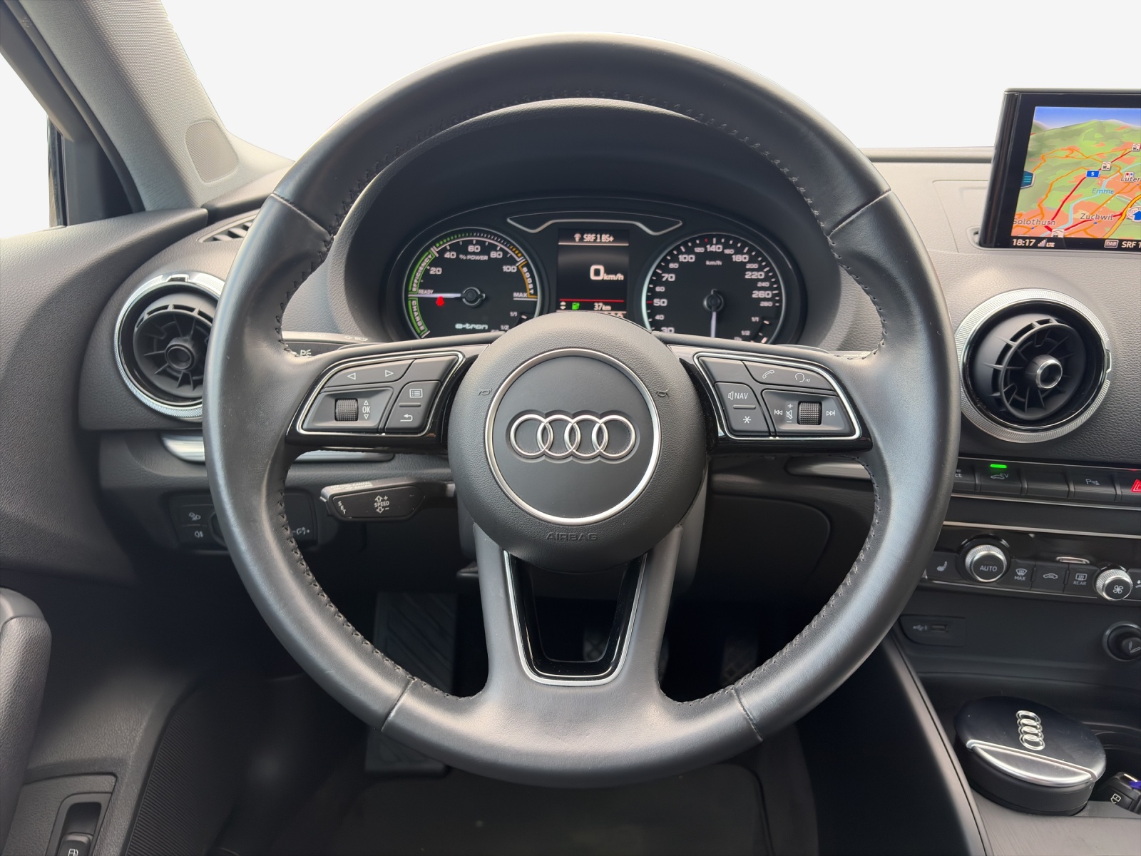 AUDI A3 Sportback 1.4 e-tron Sport S-tronic-image-9
