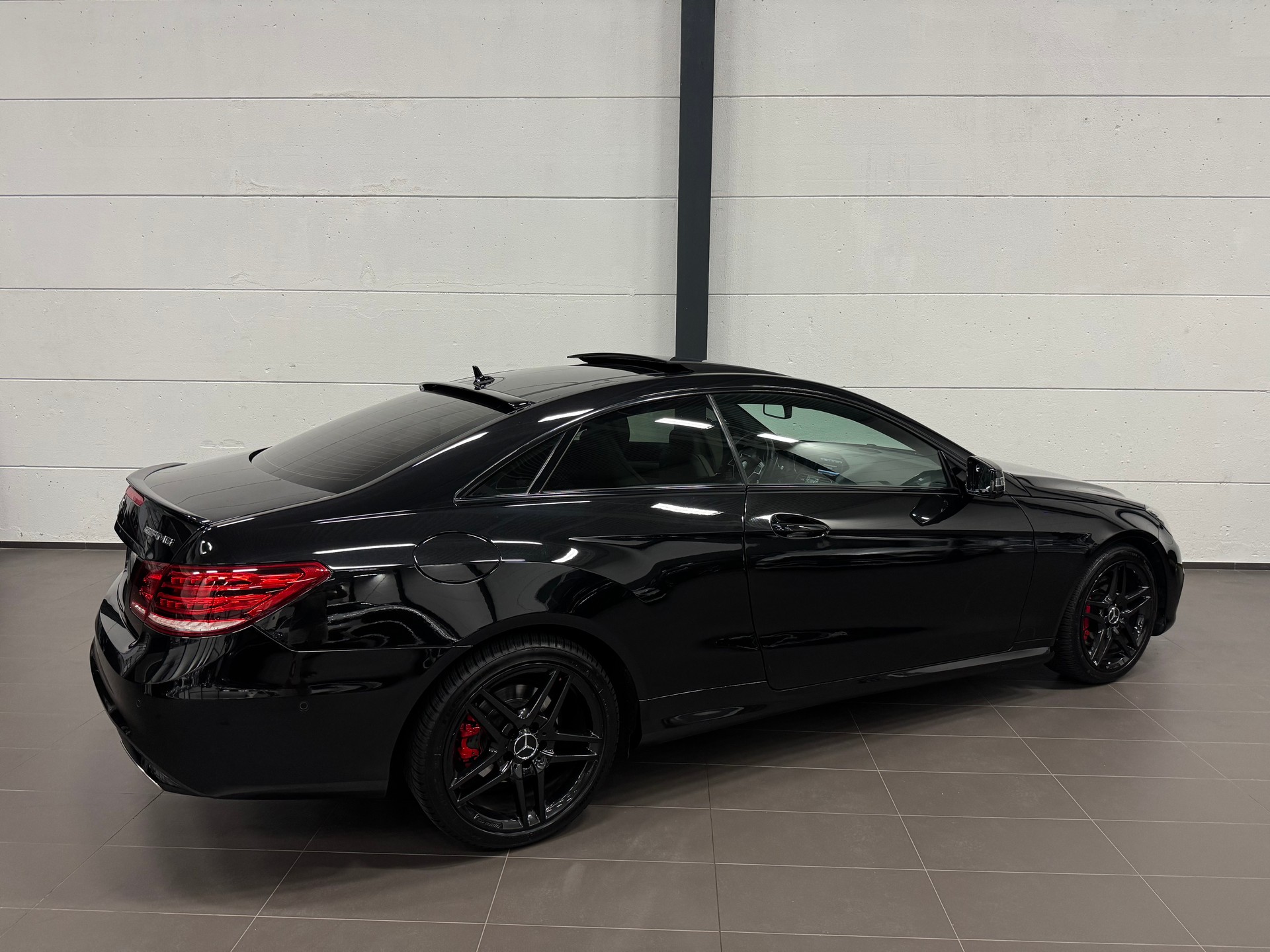 MERCEDES-BENZ E 250 7G-Tronic AMG LINE-image-10