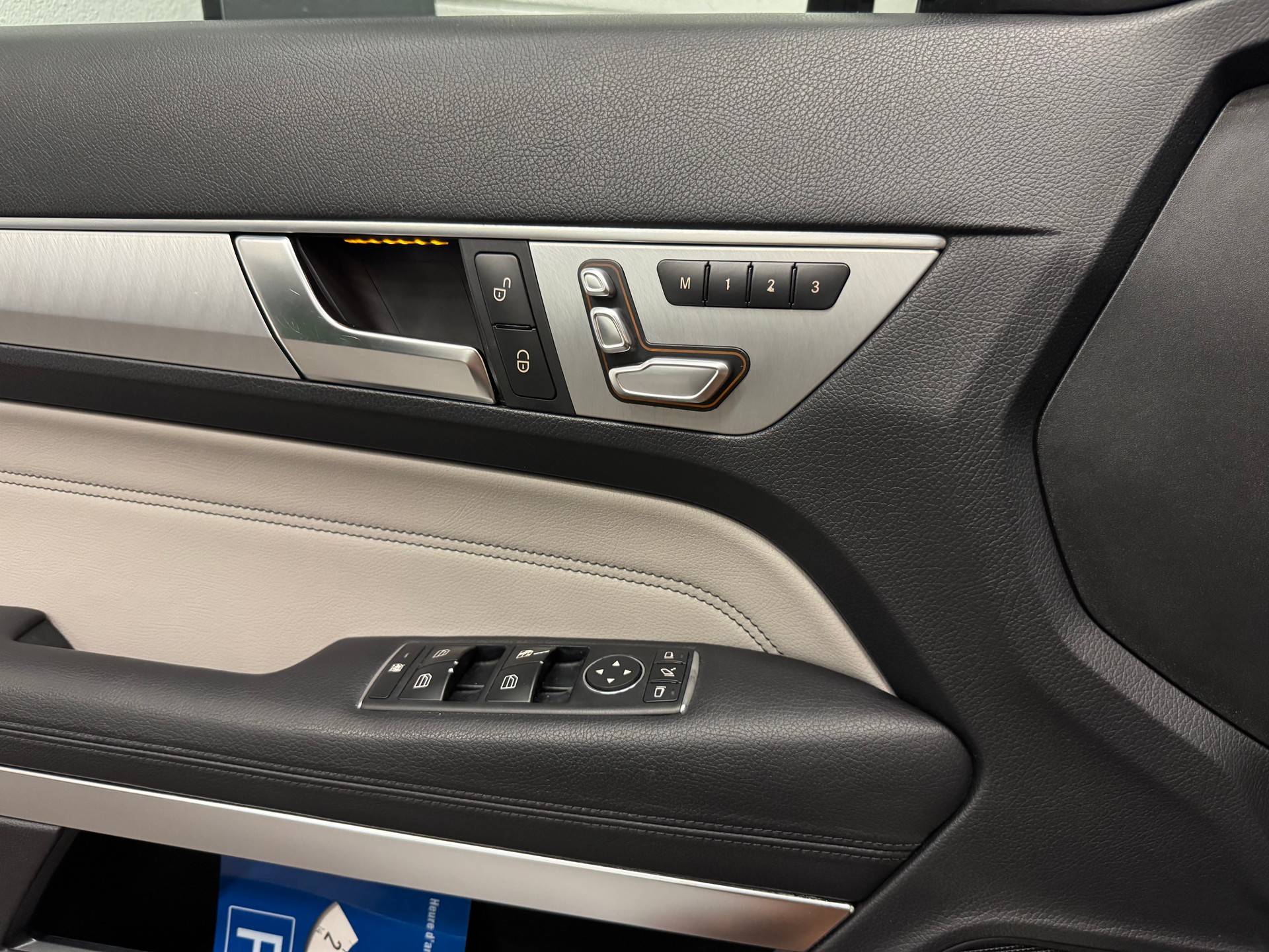 MERCEDES-BENZ E 250 7G-Tronic AMG LINE-image-25