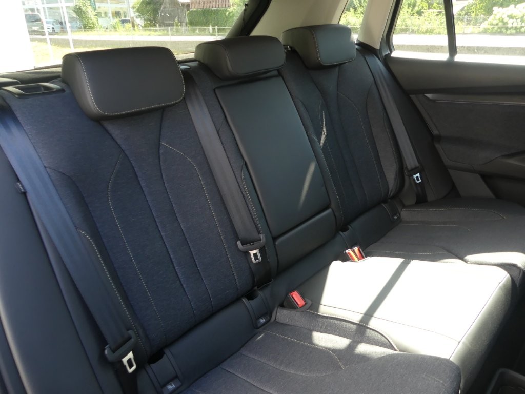 SKODA Elroq 85-image-12