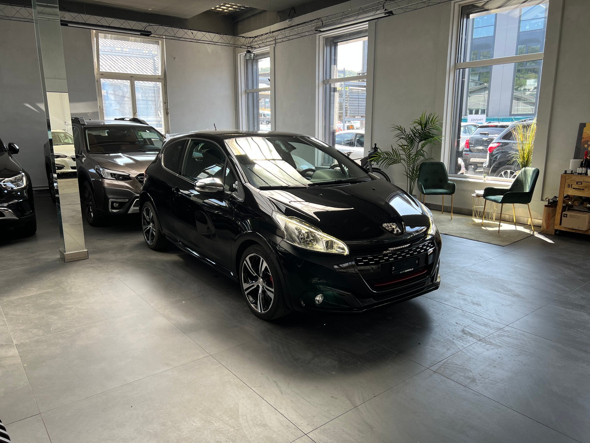 PEUGEOT 208 1.6 Turbo GTi-image-2